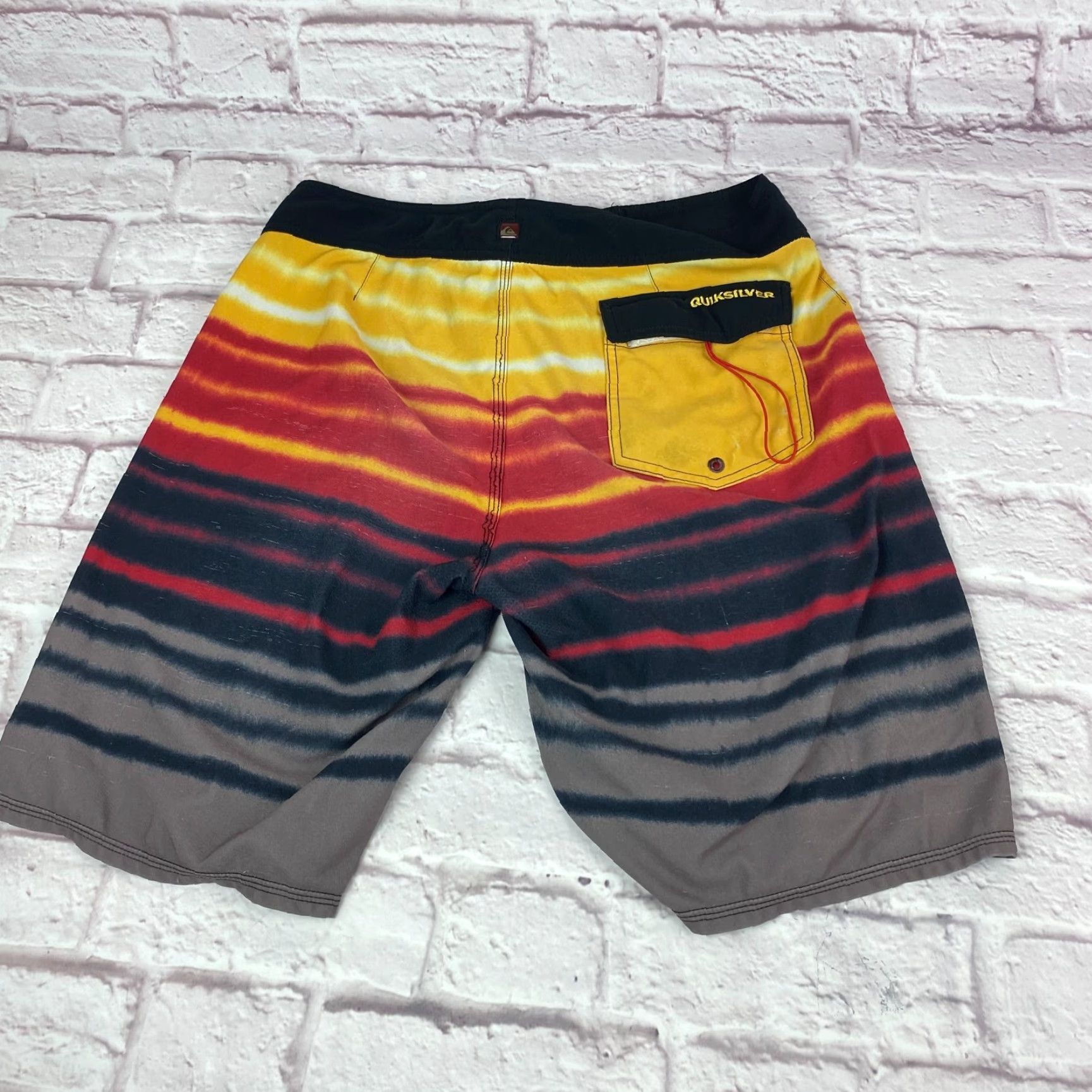 Quiksilver Quiksilver Mens Shorts Large Multicolor Stripe Drawstring Beach Outdoor Size US 33 - 2 Thumbnail
