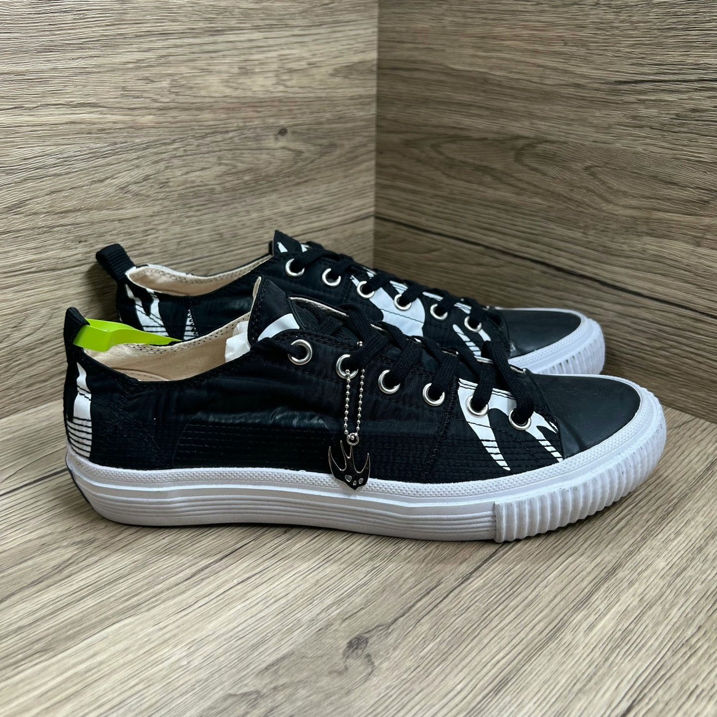 Alexander McQueen Alexander McQueen Black Swallow Sneakers Size US 8 / EU 41 - 3 Thumbnail