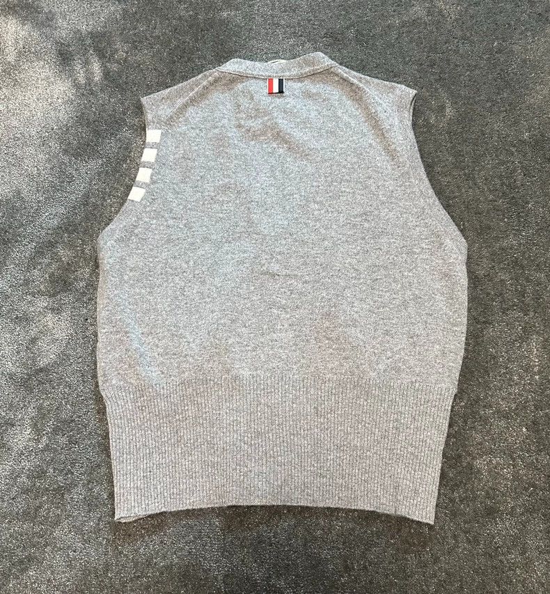 Thom Browne Thom Browne A sweater vest Size US L / EU 52-54 / 3 - 7 Thumbnail