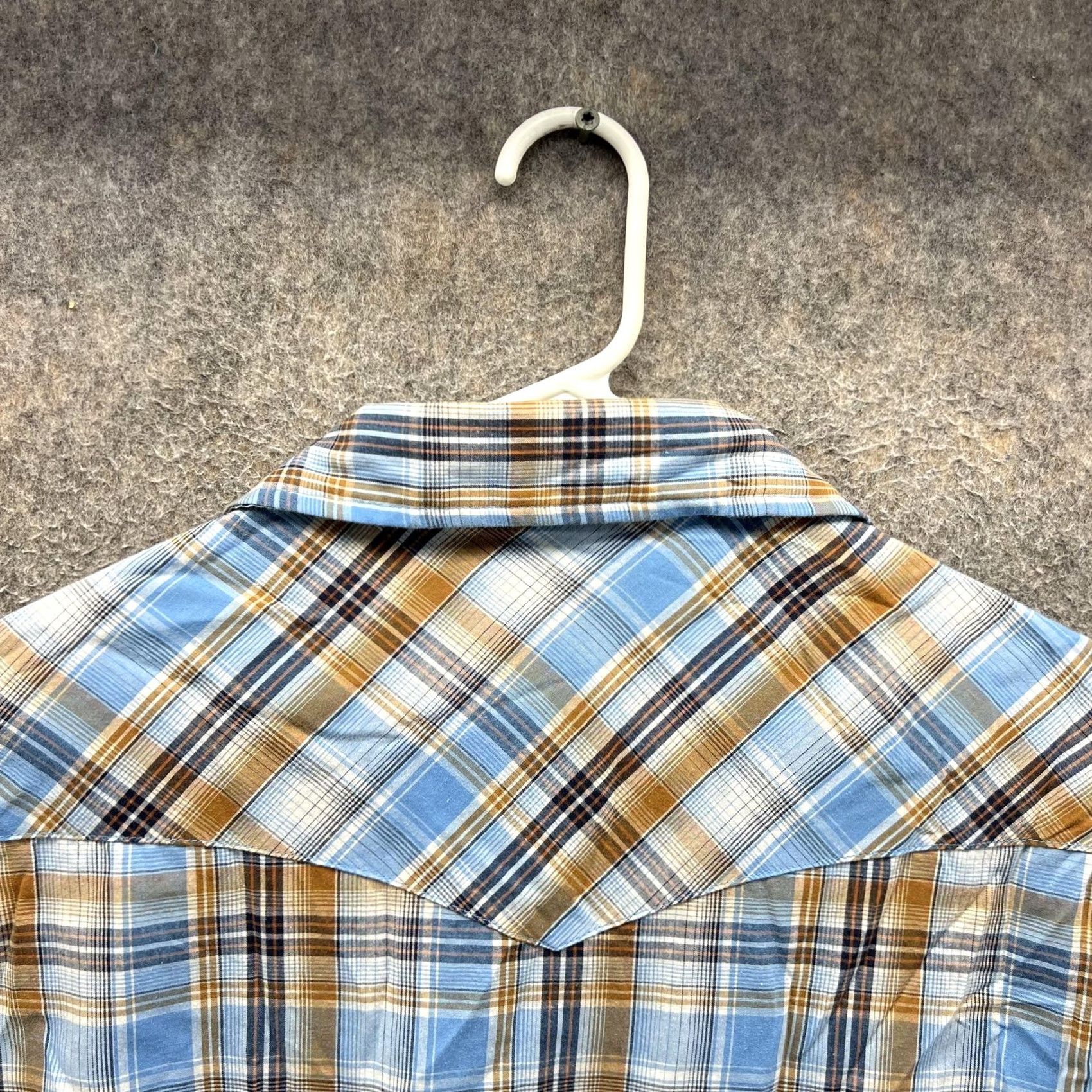 Wrangler VINTAGE Wrangler Western Shirt Mens Large Blue Brown Plaid Short Sleeve Pearl Snap Shirt Size US L / EU 52-54 / 3 - 3 Thumbnail