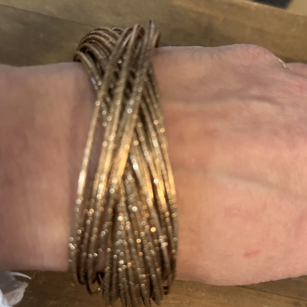Other Gold tone interlocking bangle bracelet Size ONE SIZE - 4 Thumbnail