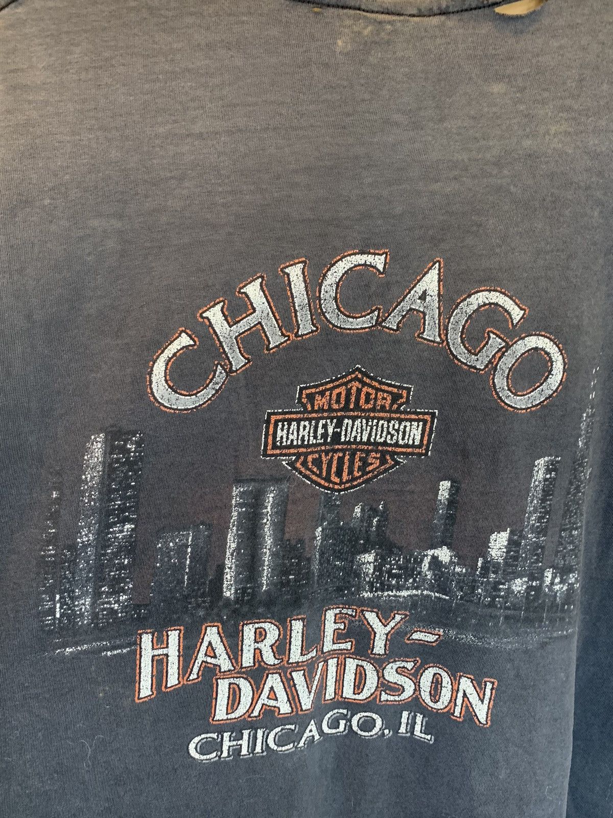 Harley Davidson *RARE* Vintage 90’s Harley Davidson Chicago Thrashed T-Shirt Size US XL / EU 56 / 4 - 3 Thumbnail