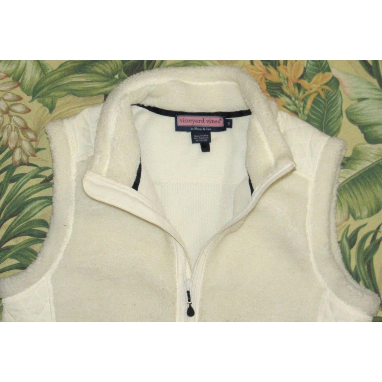Vineyard Vines Womens Vineyard Vines Ivory Deep Pile Fleece Vest Small S Vest Ivory Womens S Size S / US 4 / IT 40 - 2 Thumbnail