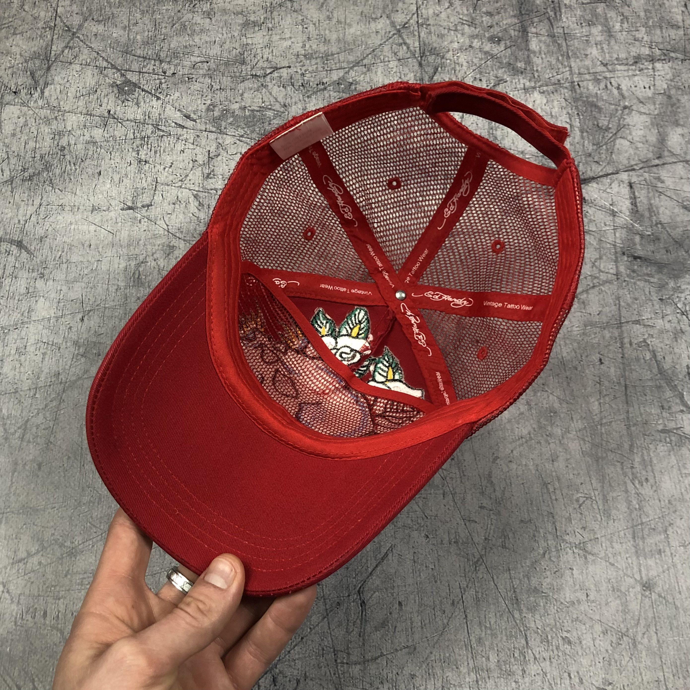 Ed Hardy Vintage Ed Hardy Skulls Roses Trucker Cap Size ONE SIZE - 8 Thumbnail