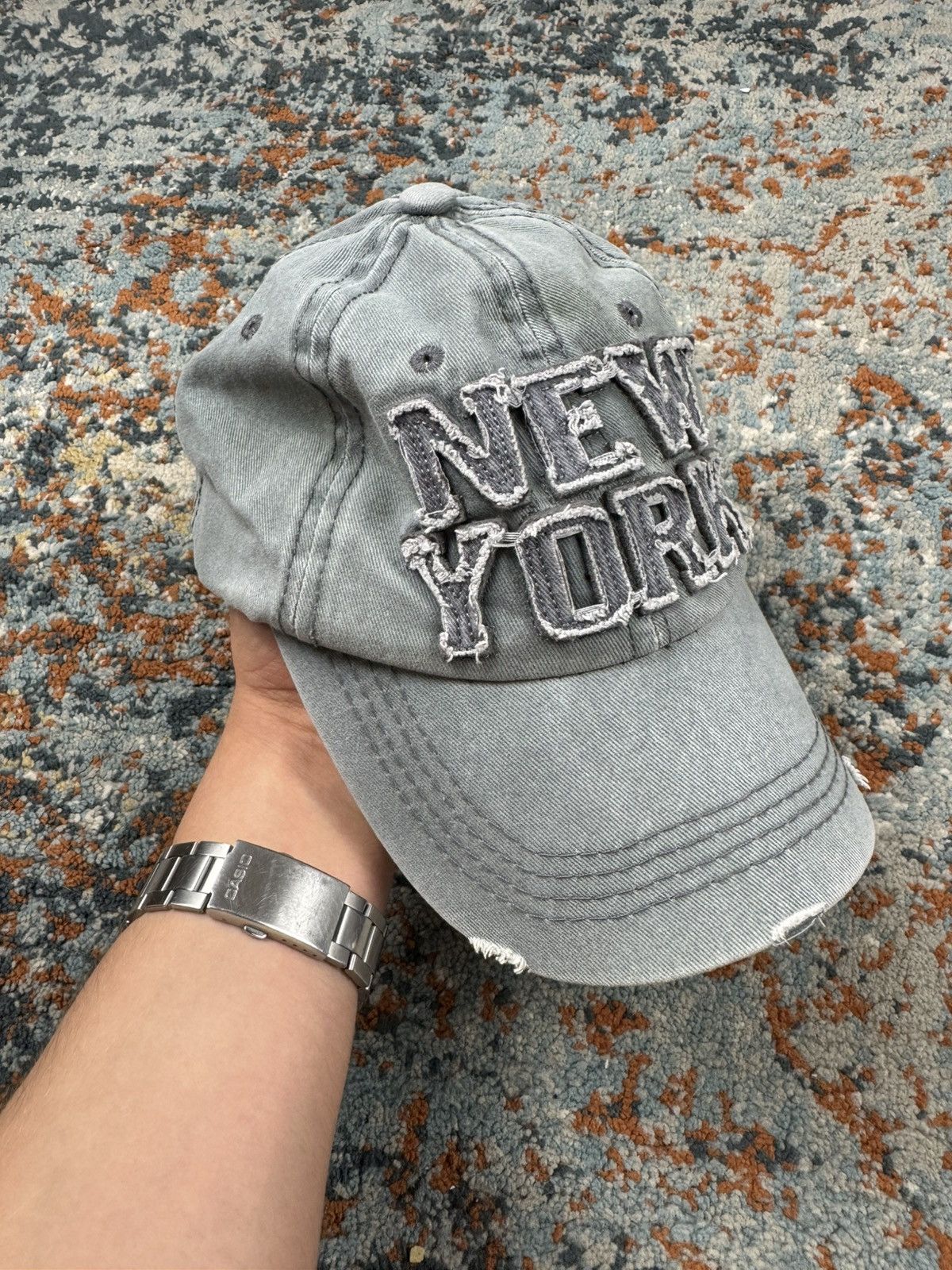 Vintage Vintage 00s New York distressed denim jeans hat Size ONE SIZE - 1 Thumbnail