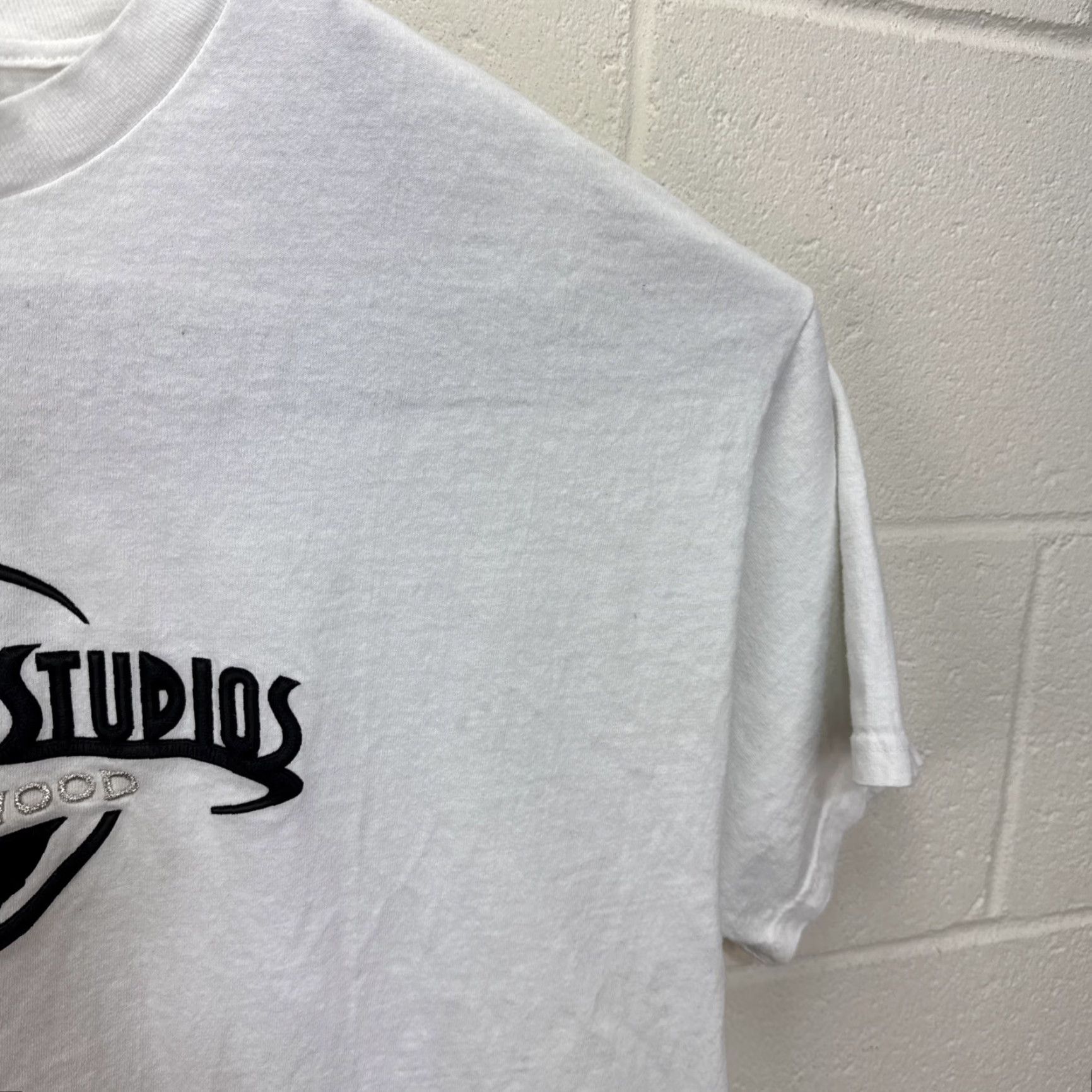 Vintage VINTAGE Universal Studios Orlando Florida USA Embroidered T Shirt Mens XL White Size US XL / EU 56 / 4 - 7 Thumbnail