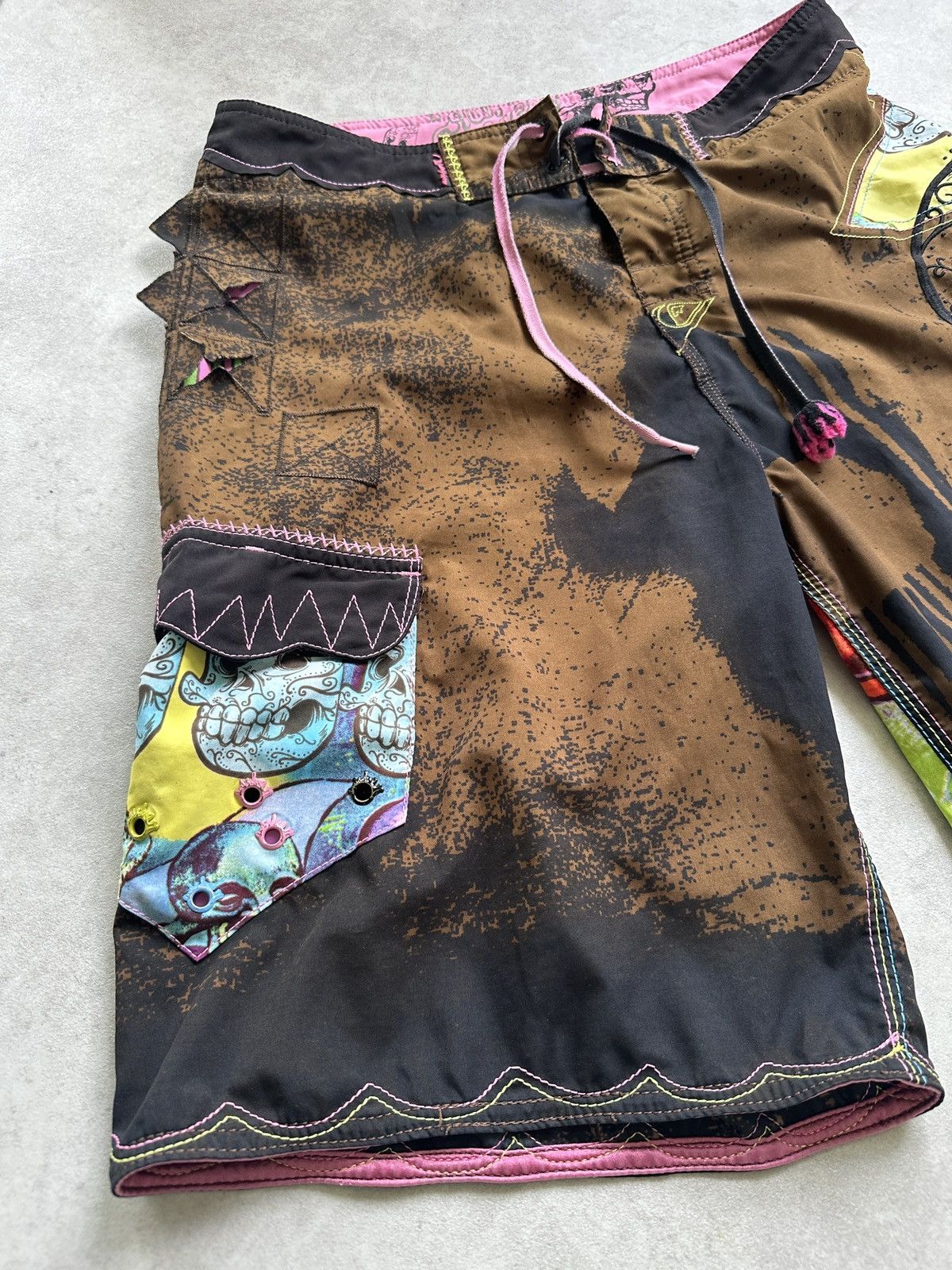Quiksilver Quiksilver surfing skate shorts acid crazy print and details Size US 30 / EU 46 - 4 Thumbnail
