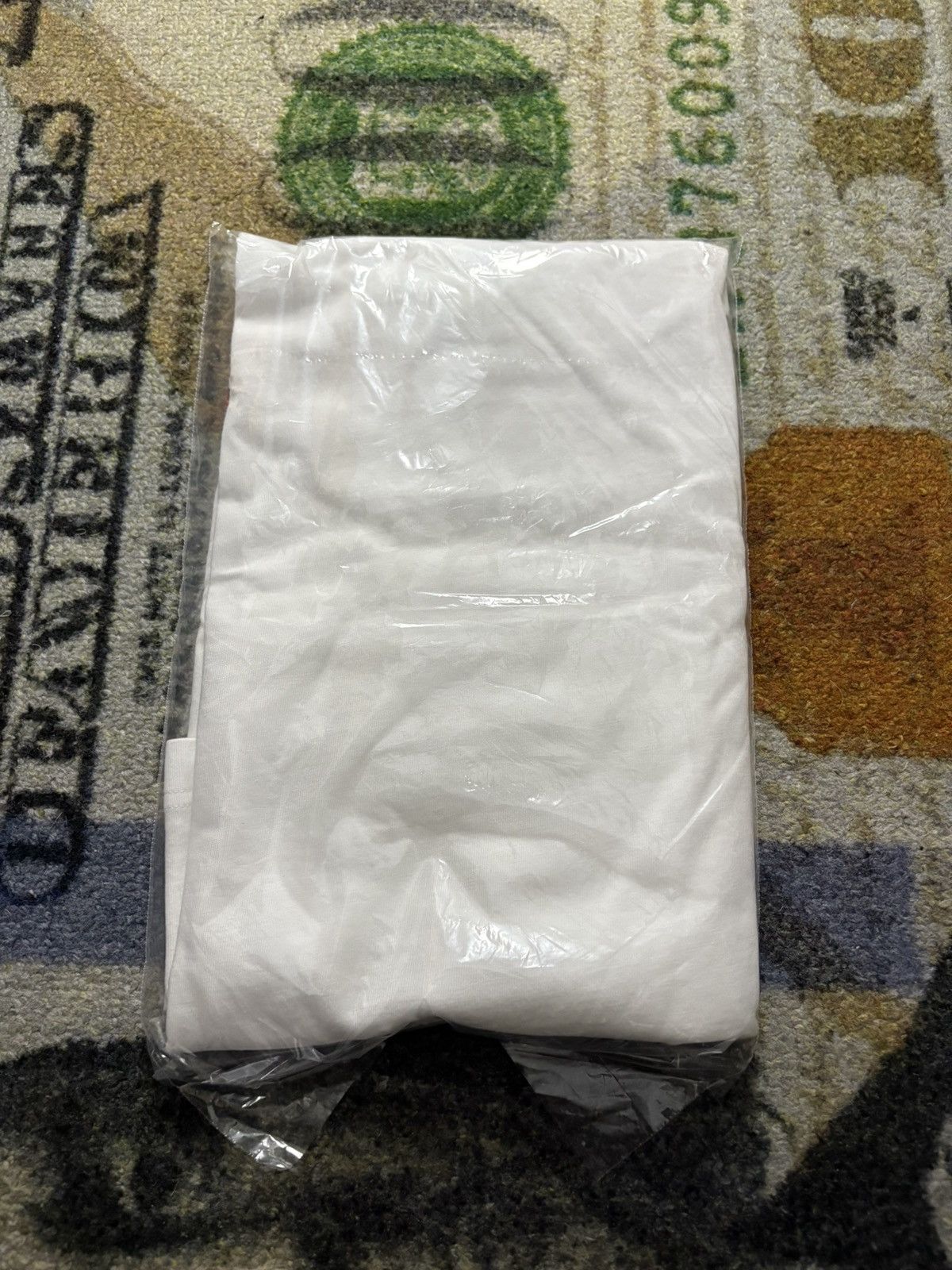 Kaws × Uniqlo KAWS Uniqlo Williamsburg Brooklyn Opening Exclusive T-Shirt Size US L / EU 52-54 / 3 - 2 Thumbnail