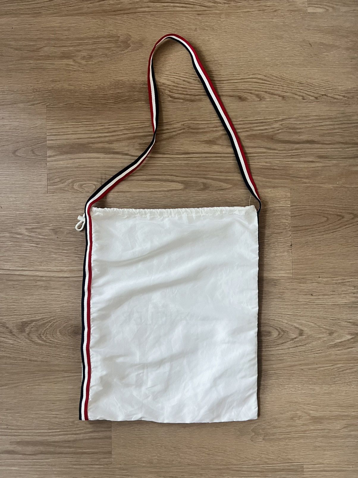 Moncler Moncler Shoulder Bag / Crossbody with Striped Strap 18 x 15 Size ONE SIZE - 2 Thumbnail