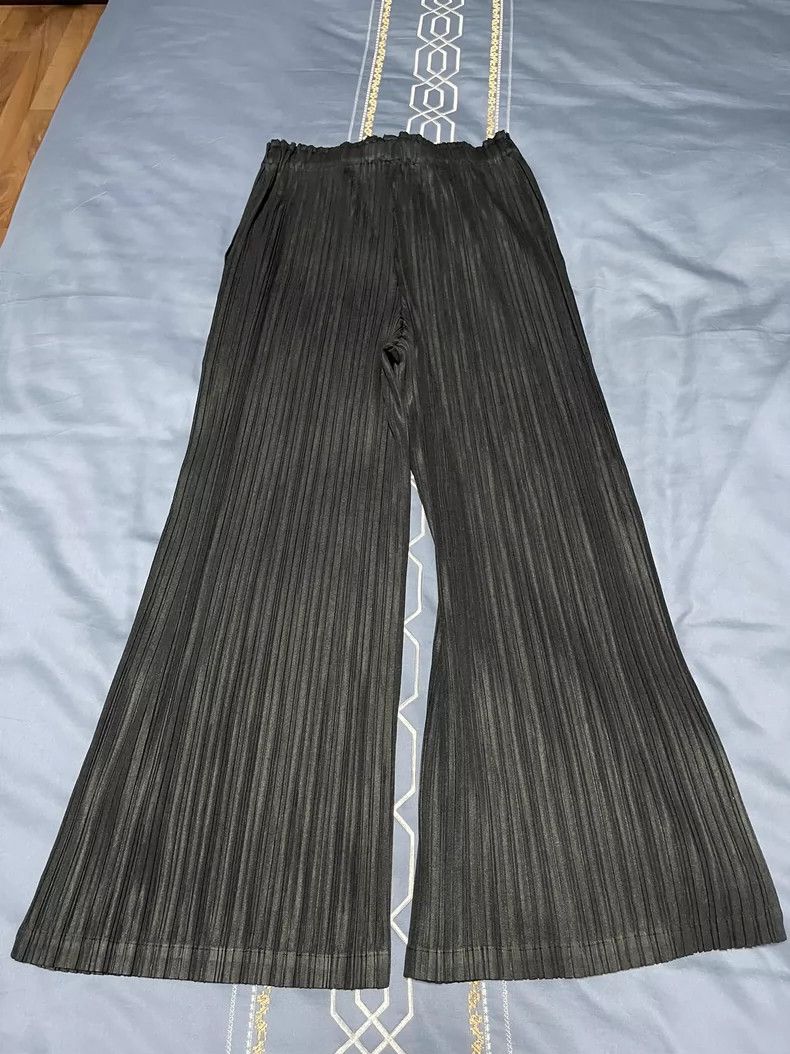 Issey Miyake Issey Miyake Black pleated pants Size 25" / US 0 / IT 36 - 2 Thumbnail