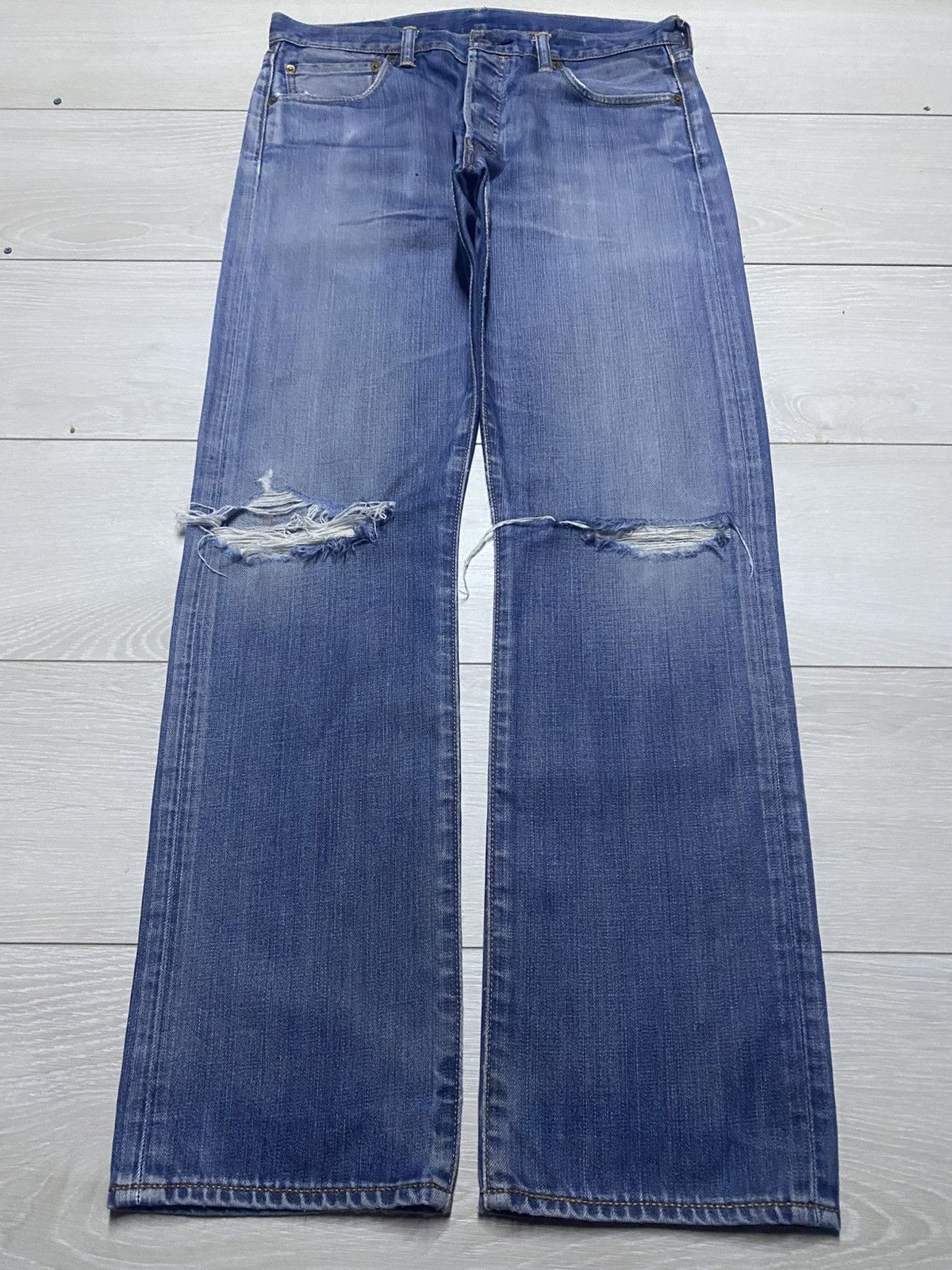 Levi's Vintage Levis 501 Y2K Faded Wash Distressed Loose Jeans Size US 33 - 1 Thumbnail