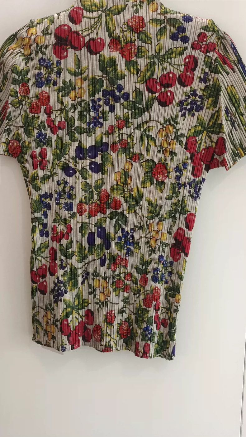 Issey Miyake Issey Miyake size:3 A vintage strawberry and berry chimney Size M / US 6-8 / IT 42-44 - 2 Thumbnail
