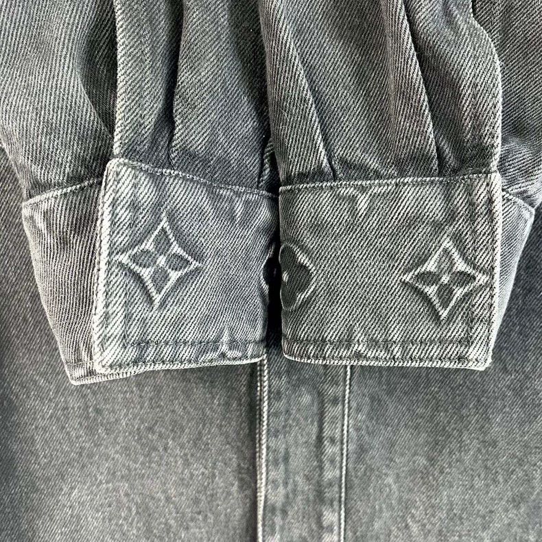 Louis Vuitton Louis Vuitton New lumberjack black embossed logo washed de Size US L / EU 52-54 / 3 - 6 Thumbnail