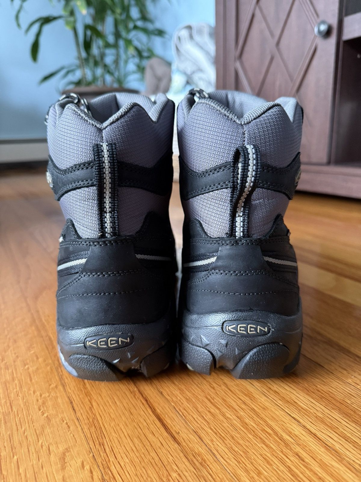 KEEN Keen Black/Gray Boots Size US 11.5 / EU 44-45 - 3 Thumbnail