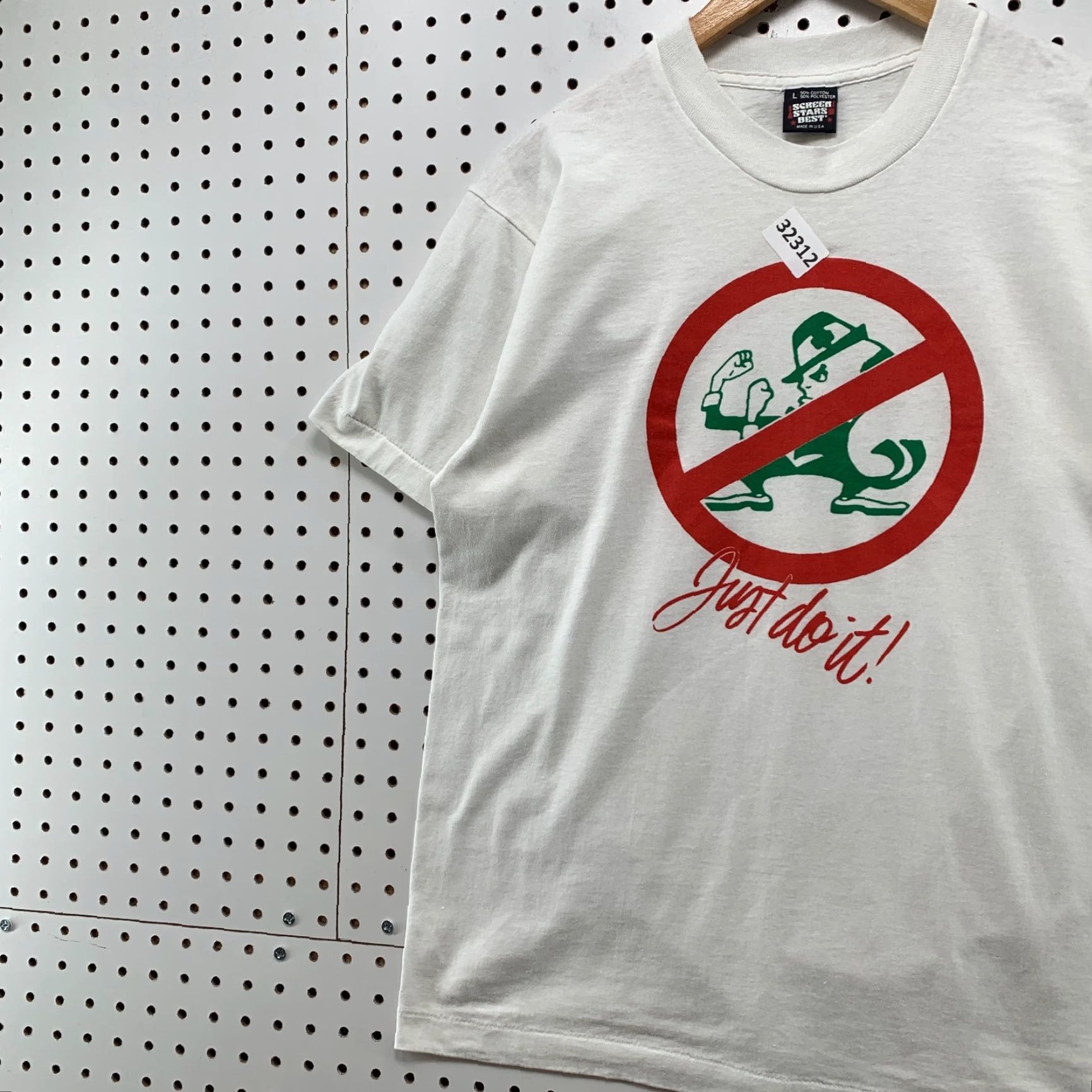 Vintage VINTAGE Screen Stars 90s Notre Dame Shirt White Adult Medium Crew Neck Short Sleeve Made in USA Mens T-Shirt Size US M / EU 48-50 / 2 - 3 Thumbnail