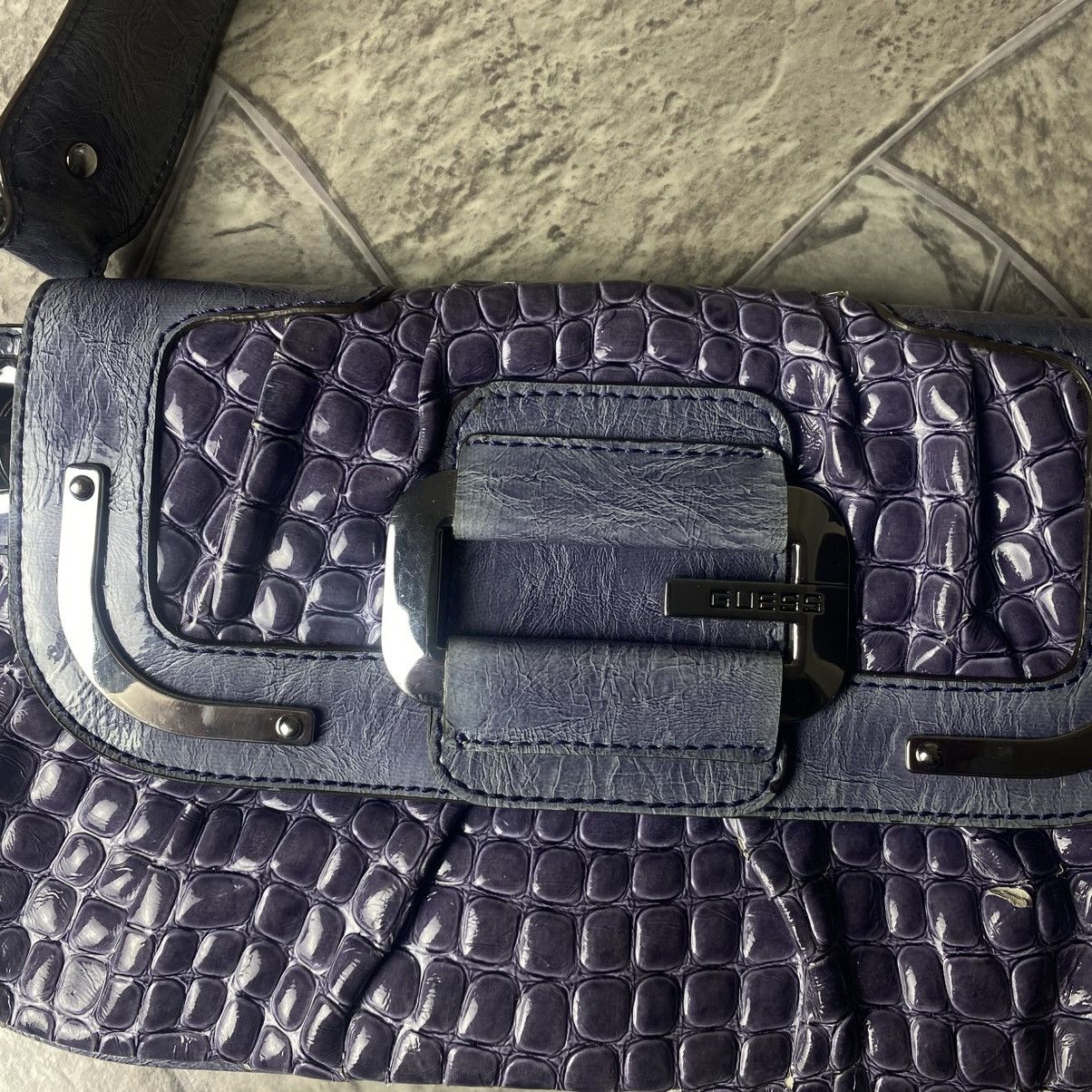Guess Vintage Y2K Guess Shoulder Bag 00s Size ONE SIZE - 3 Thumbnail