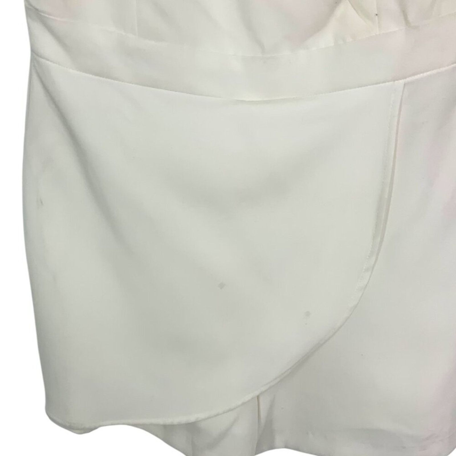 Other BCBGeneration Skort Romper White Size XS NWOT $98 MSRP Size 27" / US 4 / IT 40 - 6 Thumbnail