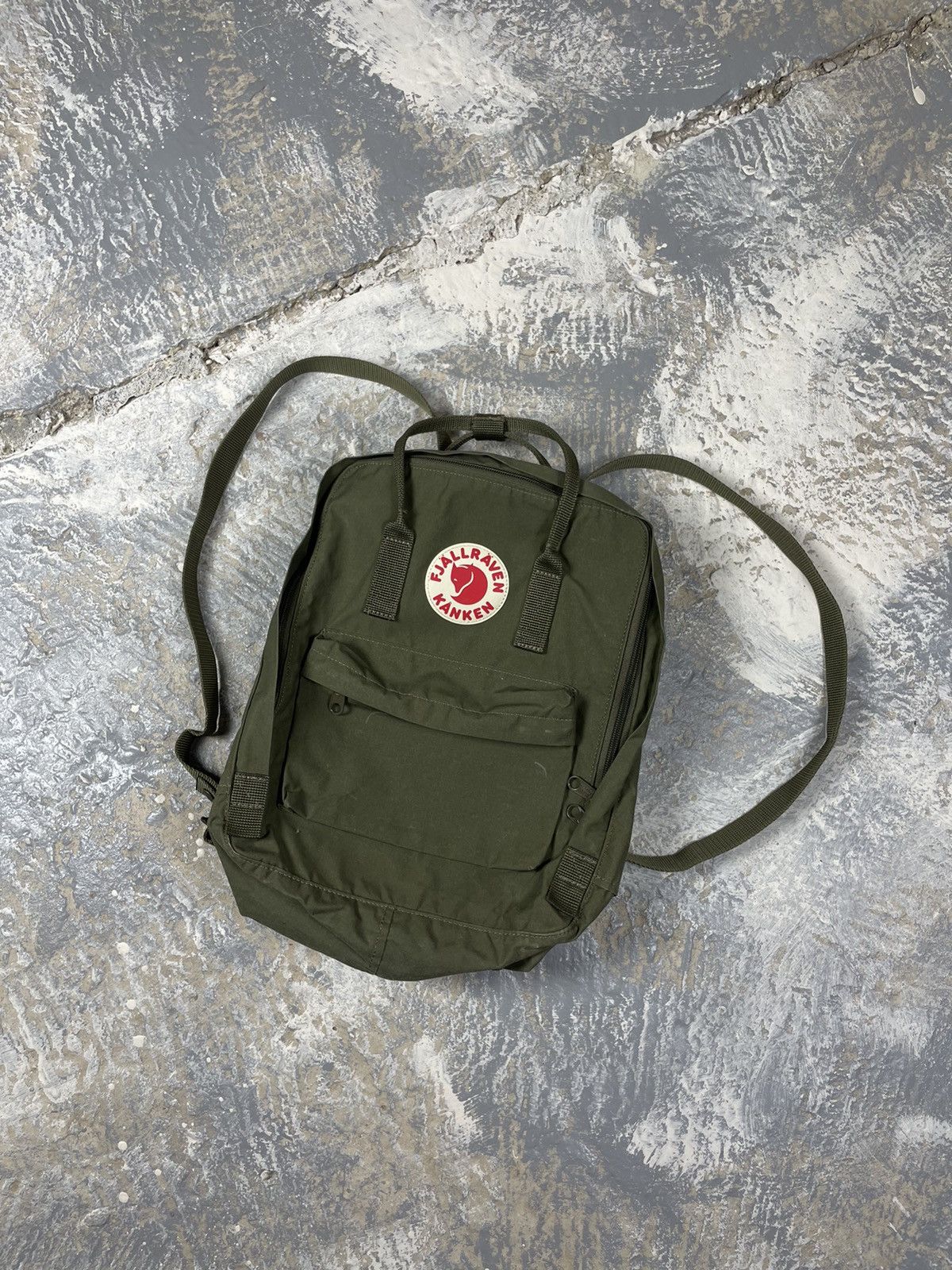 Fjallraven Fiallraven Kanken Khaki Backpack Medium Size ONE SIZE - 1 Thumbnail