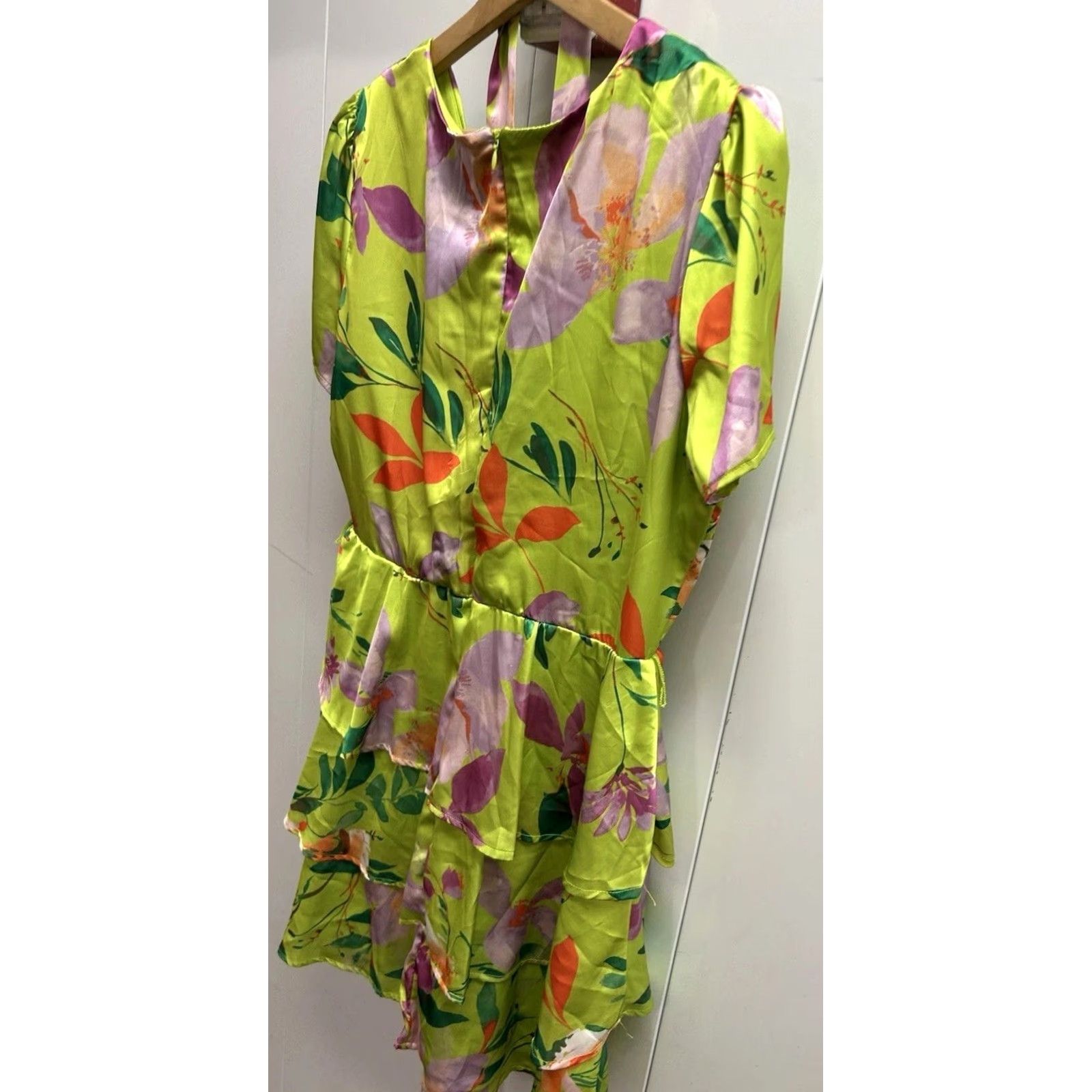 Nicole Miller VINTAGE? No. Nicole Miller Dress Women's Mini Dress Floral Green V-Neck Short Sleeve Summer L Size L / US 10 / IT 46 - 6 Thumbnail