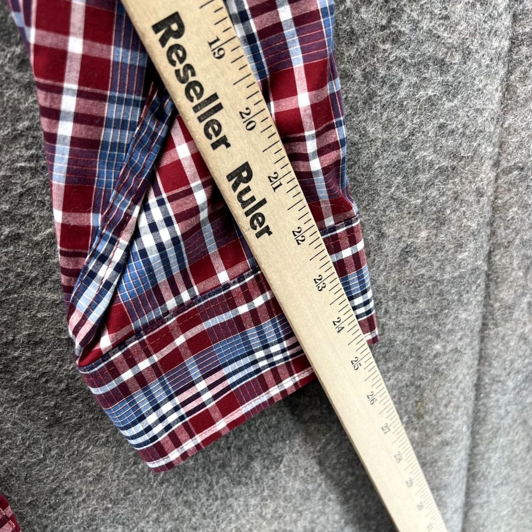 Izod VINTAGE IZOD Shirt Men XL Red Plaid Button-Down Casual Premium Essential Casual Shirt (Izod) Size US XL / EU 56 / 4 - 6 Thumbnail