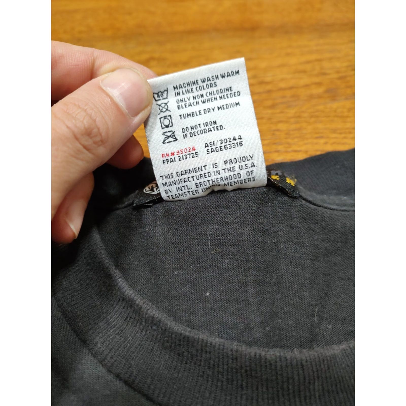 Vintage VINTAGE Dodge Ram Outfitters Union Made USA Mens Tag XL Black Hoodie Crew Neck Long Sleeve 90s Cars Classic Logo Graphic Print Size US XL / EU 56 / 4 - 6 Thumbnail