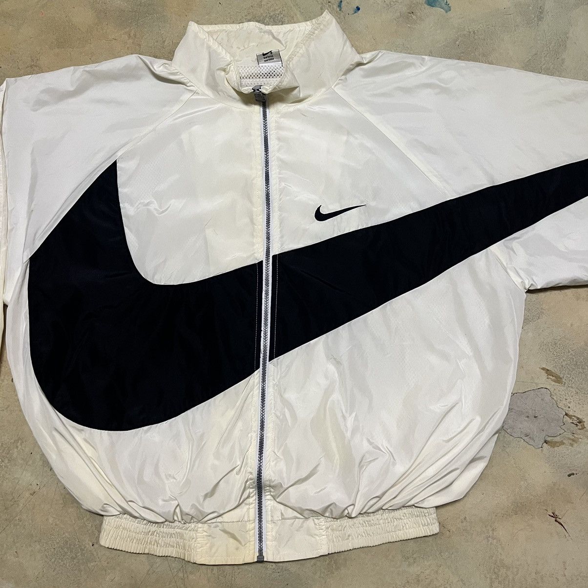 Nike Vintage Nike Big Swoosh Zipper Jacket Size US L / EU 52-54 / 3 - 4 Thumbnail