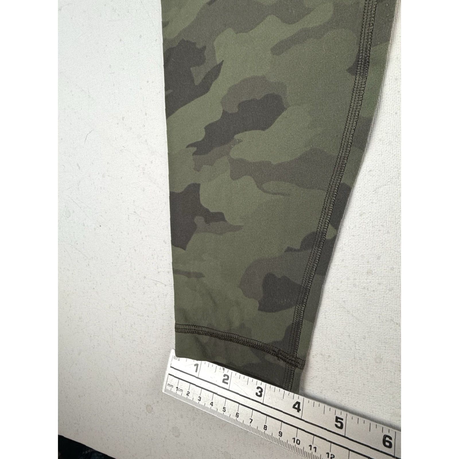 Lululemon Lululemon Leggings Womens 10 Camouflage High Rise Align Yoga Pants Activewear Gym Size 32" / US 10 / IT 46 - 7 Thumbnail