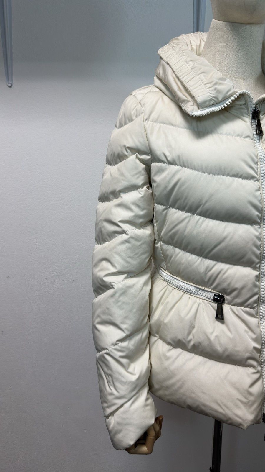 Moncler MONCLER Women's Miriel White Milky Down Jacket Size 3 Size M / US 6-8 / IT 42-44 - 2 Thumbnail