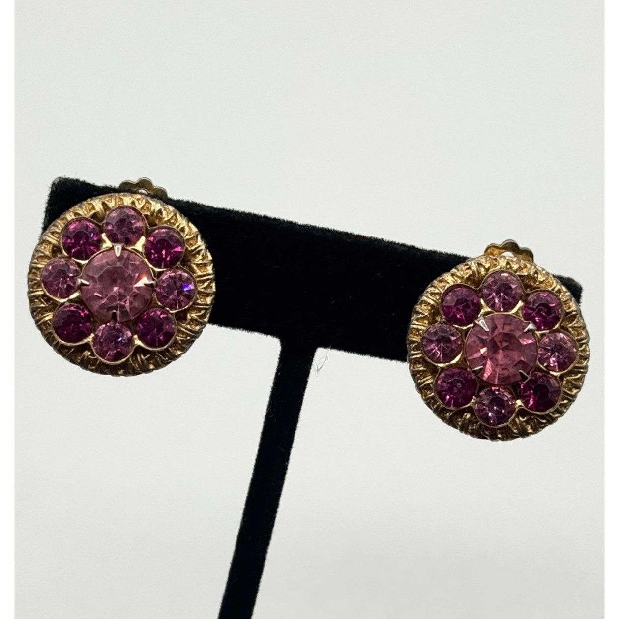 Vintage Vintage pink rhinestone flower clip on earrings Size ONE SIZE - 1 Thumbnail