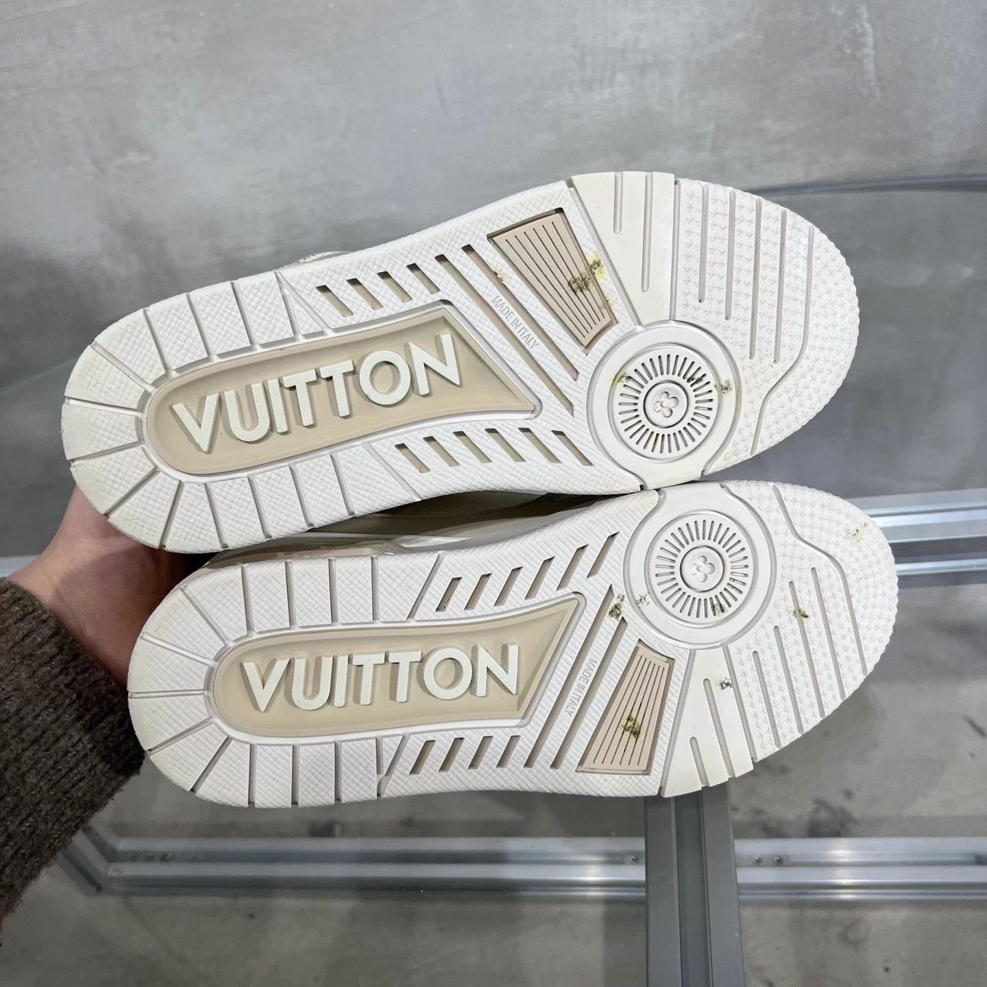 Louis Vuitton LV Trainer White Gray UK2.5 36.5 Size US 5.5 / IT 35.5 - 7 Thumbnail