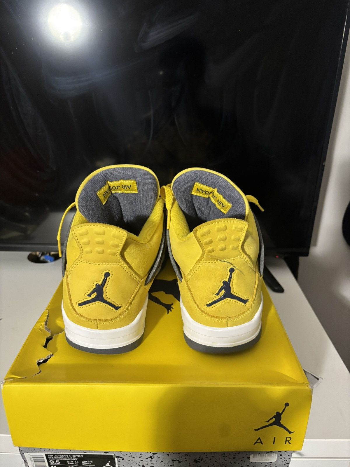 Jordan Brand Air Jordan 4 Retro 'Lightning' 2021 Size US 9.5 / EU 42-43 - 4 Thumbnail