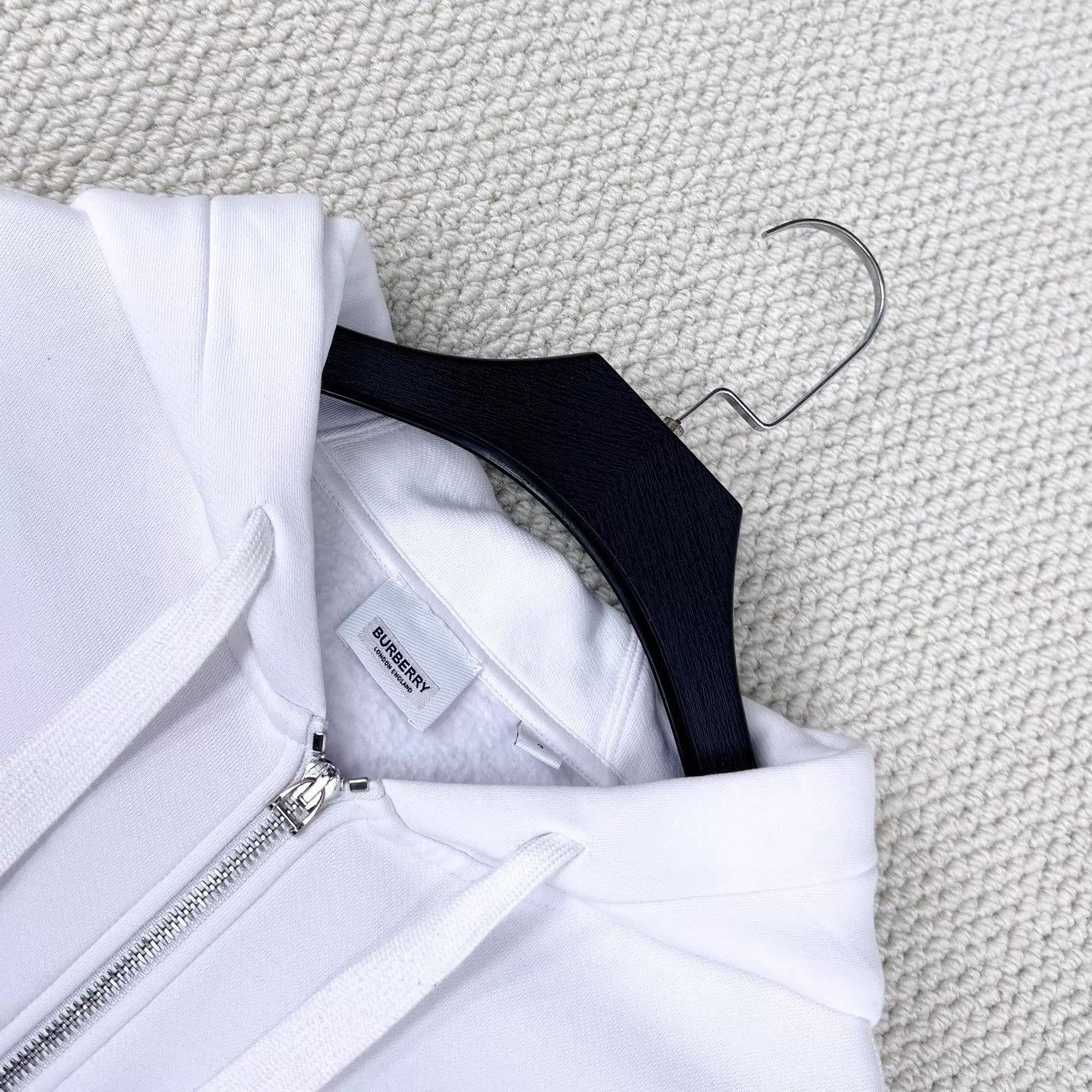 Burberry Burberry White Check Flocked Embroidered TB Logo Zip Jkt L Size L / US 10 / IT 46 - 3 Thumbnail