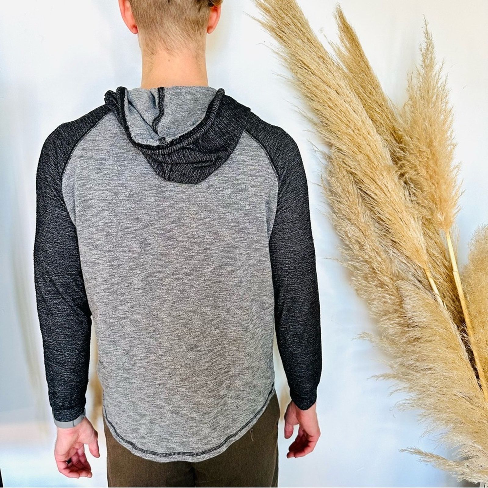 Ocean Current MENS OCEAN CURRENT Two Tone Dark Light Grey Henley Tee Shirt Size US M / EU 48-50 / 2 - 7 Thumbnail