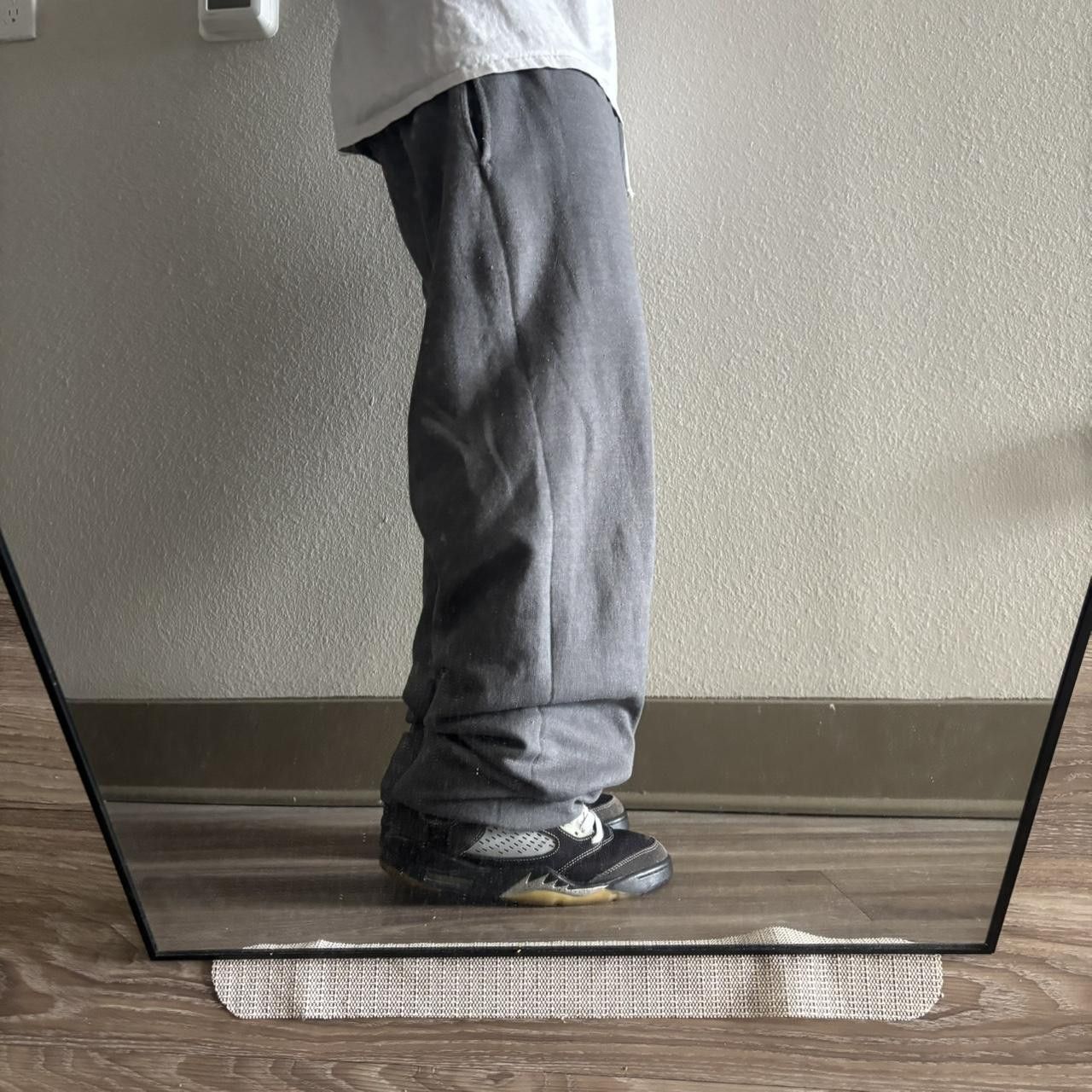 Japanese Brand Crazy Vintage Y2K/2000s Baggy Grey Essential Sweatpants! Fits L Size US 34 / EU 50 - 2 Thumbnail