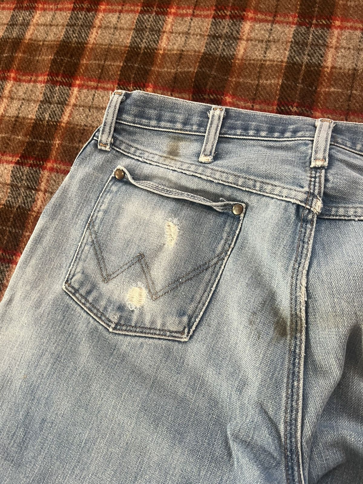 Wrangler Vintage 80’s made in USA Wrangler Boot Thrashed denim Jeans Size US 35 - 12 Thumbnail