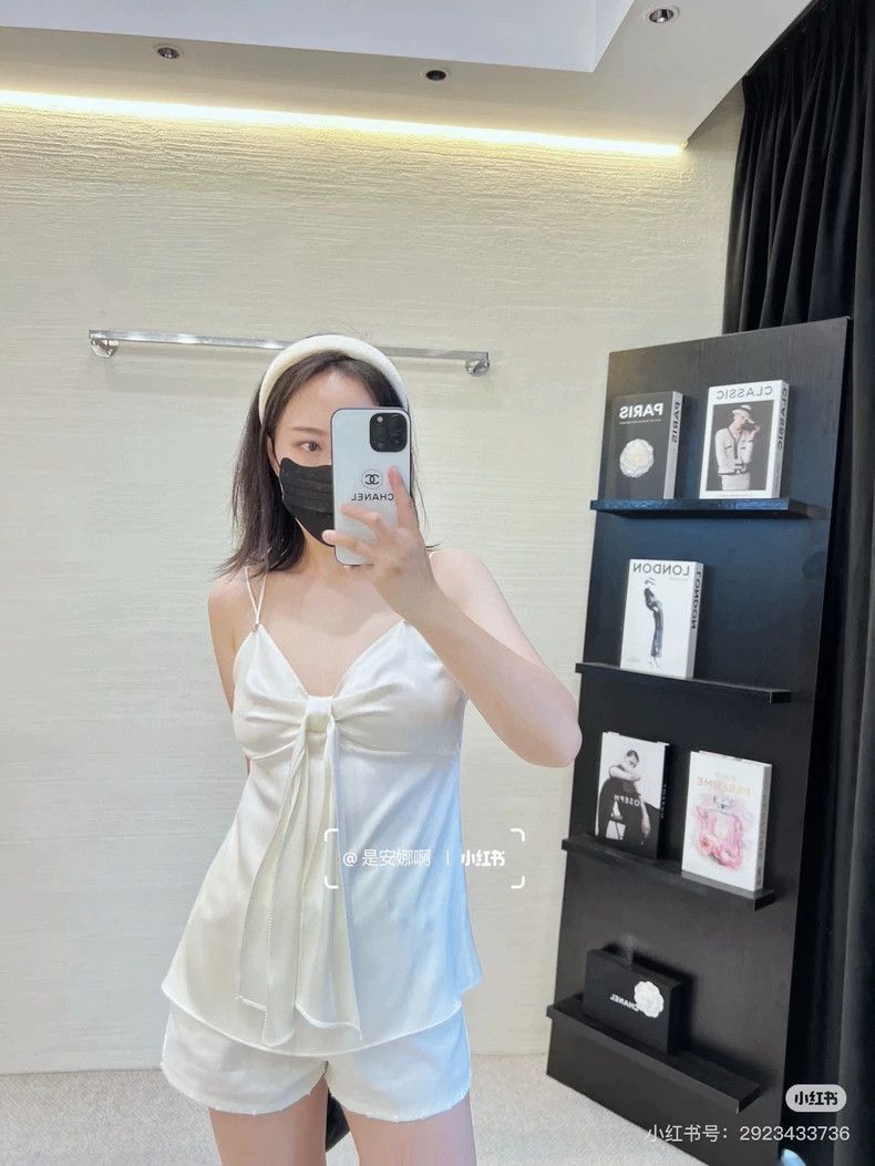 Chanel Chanel 23s white clothes suspenders Size S / US 4 / IT 40 - 4 Thumbnail