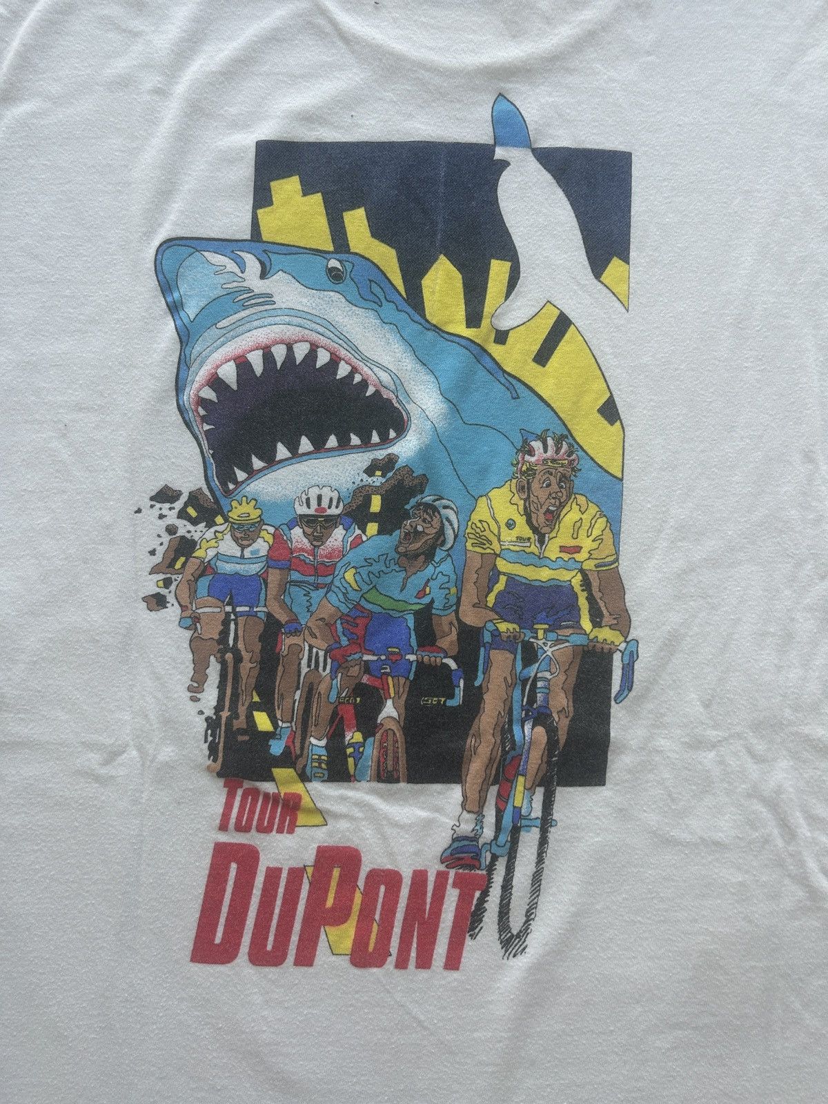 Hanes × Vintage Vintage 90s Tour DuPont Shark Graphic Tee Size US XL / EU 56 / 4 - 3 Thumbnail