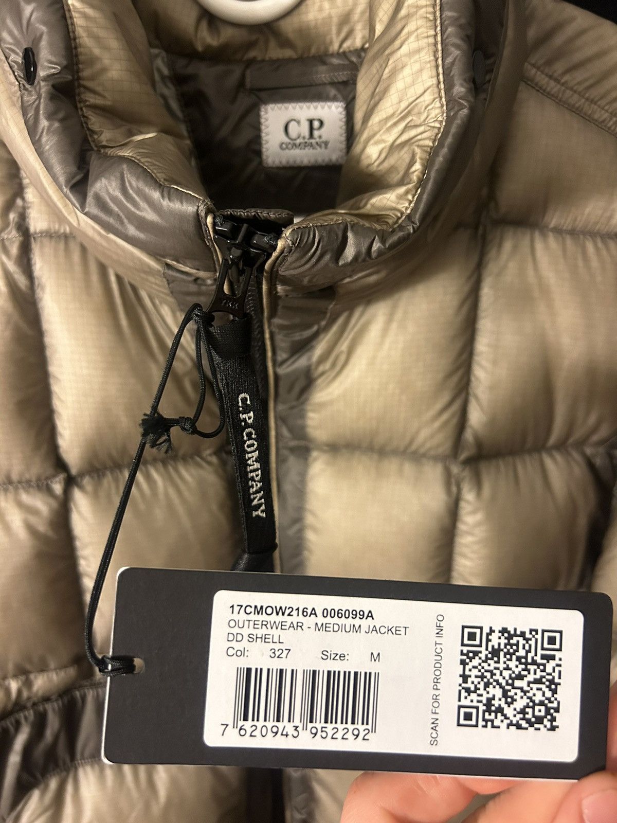 C.P. Company C.P. Company DD Shell Puffer Size US M / EU 48-50 / 2 - 6 Thumbnail
