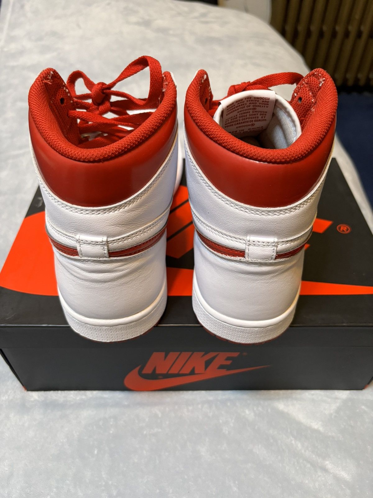 Jordan Brand Air Jordan 1 Retro OG High Metallic Red 2017 Size 11.5 Size US 11.5 / EU 44-45 - 5 Thumbnail