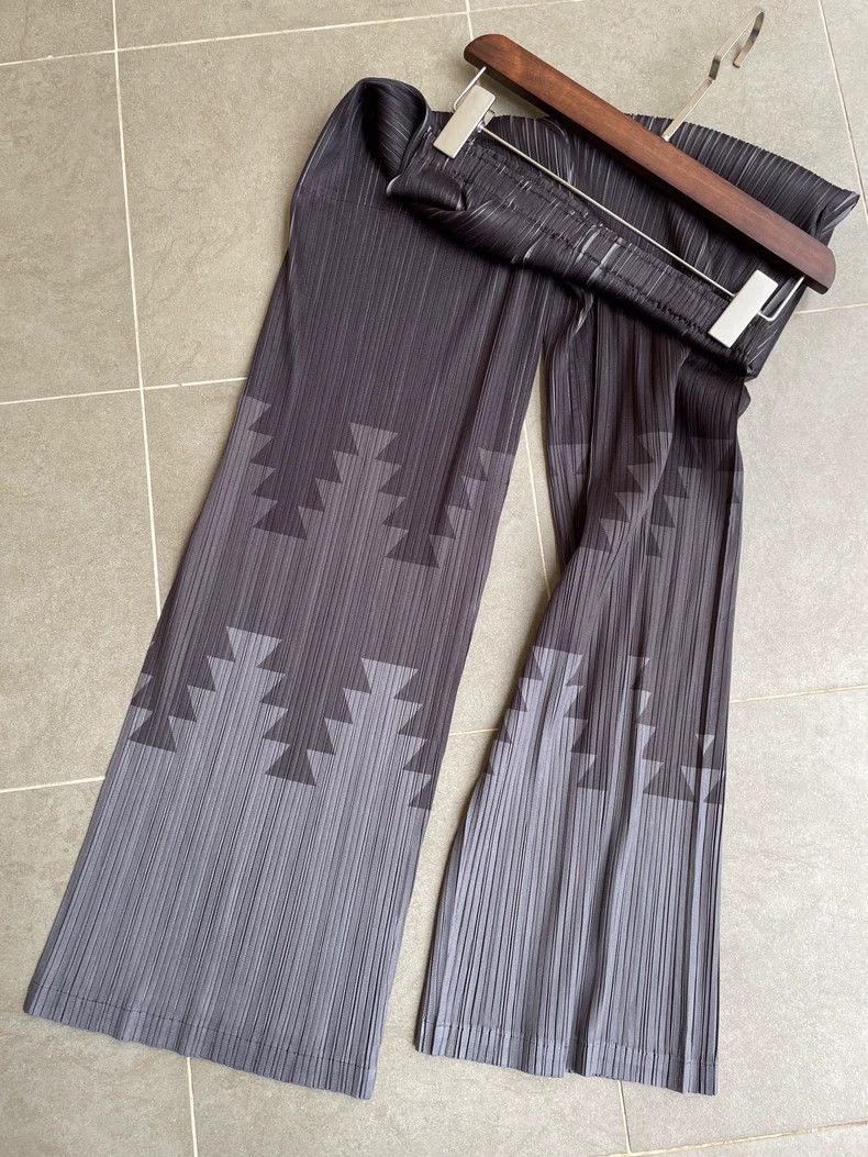 Issey Miyake Issey Miyake size:2 Grey forest pattern straight-leg wide- Size 22" - 2 Thumbnail