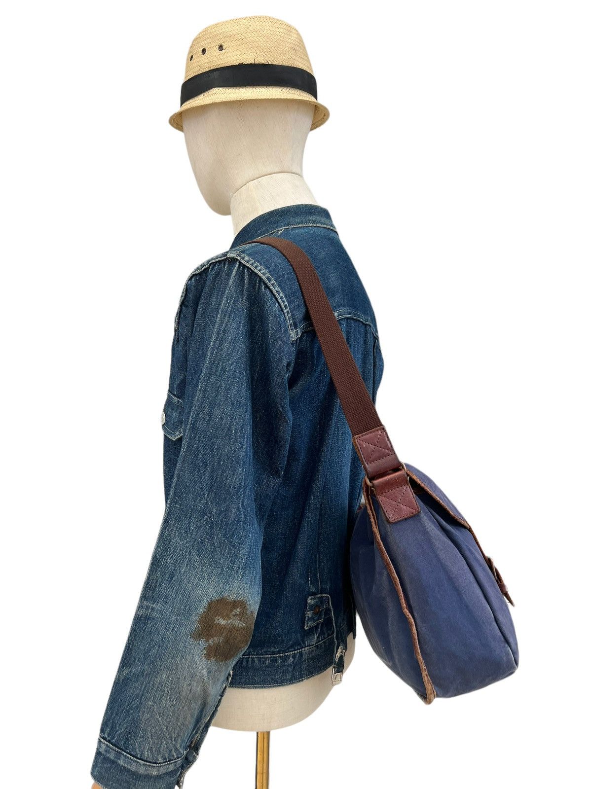 Japanese Brand Butler Verner Sails Japan Sun Faded Waxed Messenger Bag Size ONE SIZE - 4 Thumbnail