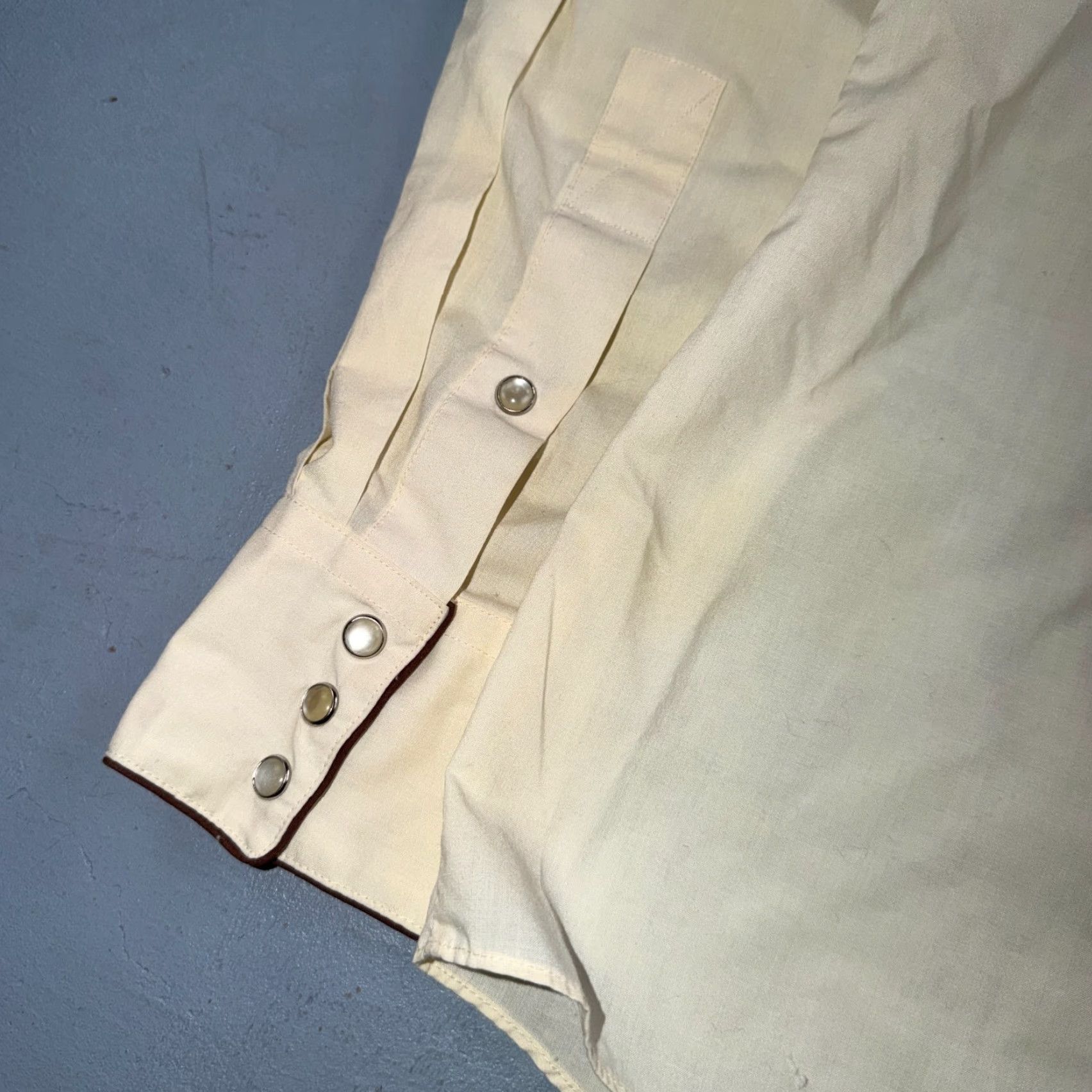 Vintage Kennington VTG Rocking K Ranchwear Shirt M Western Button-Up Collared Pearl Snap Embroidered Cotton Blend Beige Mens Retro 70s Western Shirts Size US M / EU 48-50 / 2 - 4 Thumbnail
