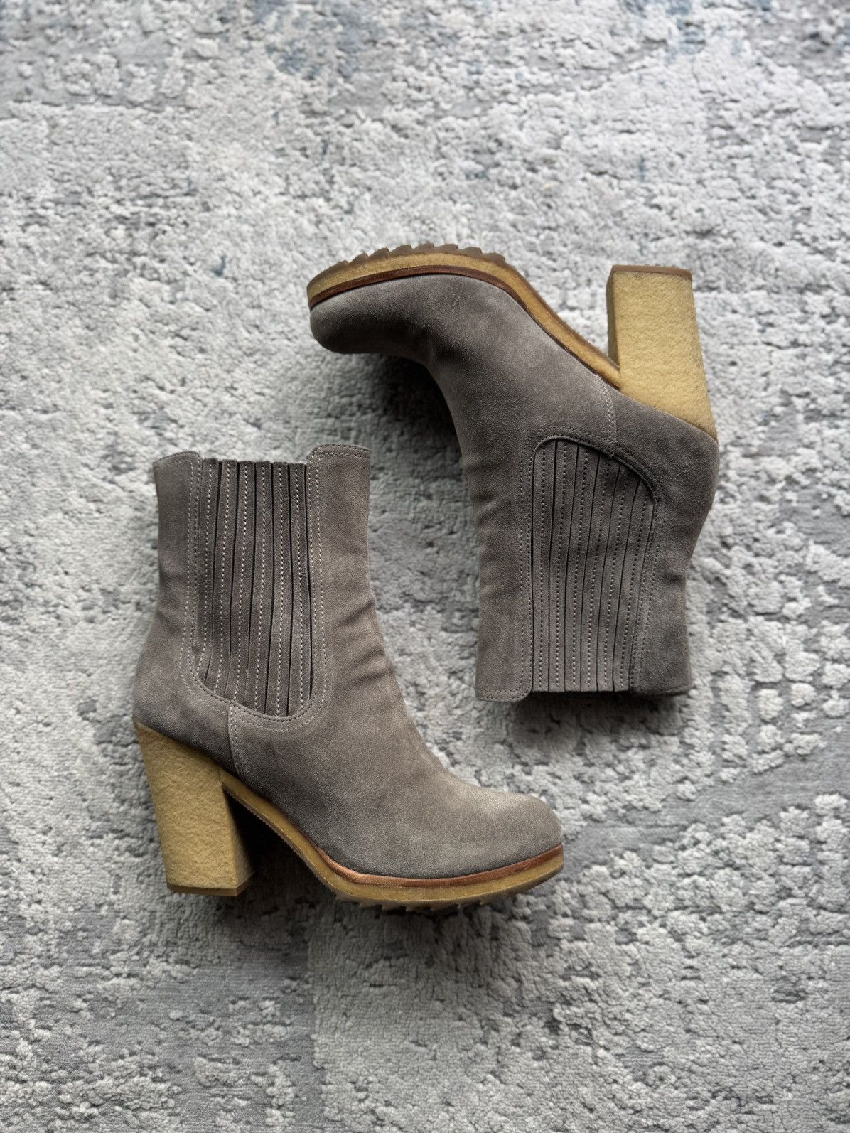 Prada Authentic Prada Suede Ankle Boots Size 39 Made in italy Size US 9 / IT 39 - 2 Thumbnail