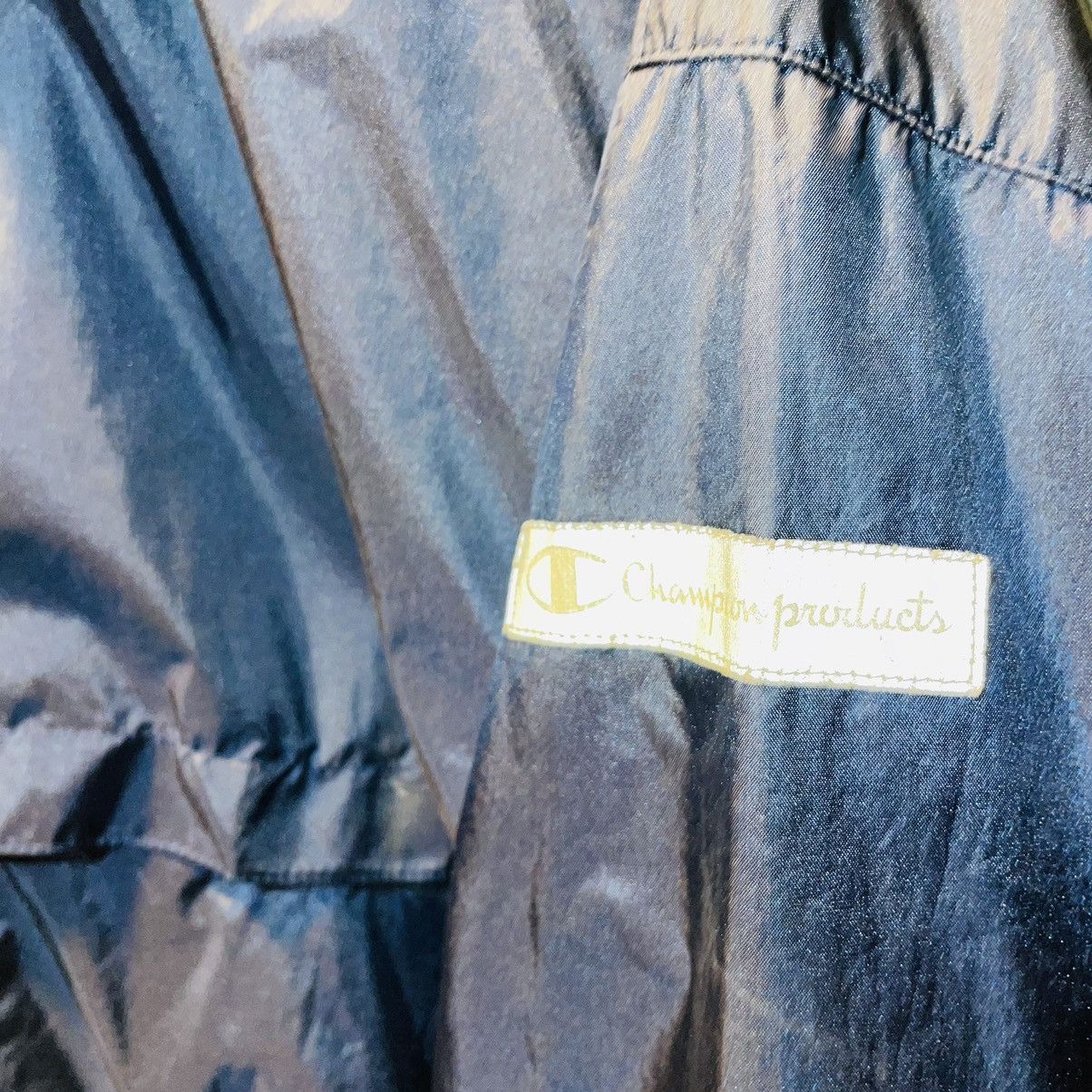 Champion × Vintage 80’ Champion Light Weight Nylon Track-Jacket Size US L / EU 52-54 / 3 - 8 Thumbnail