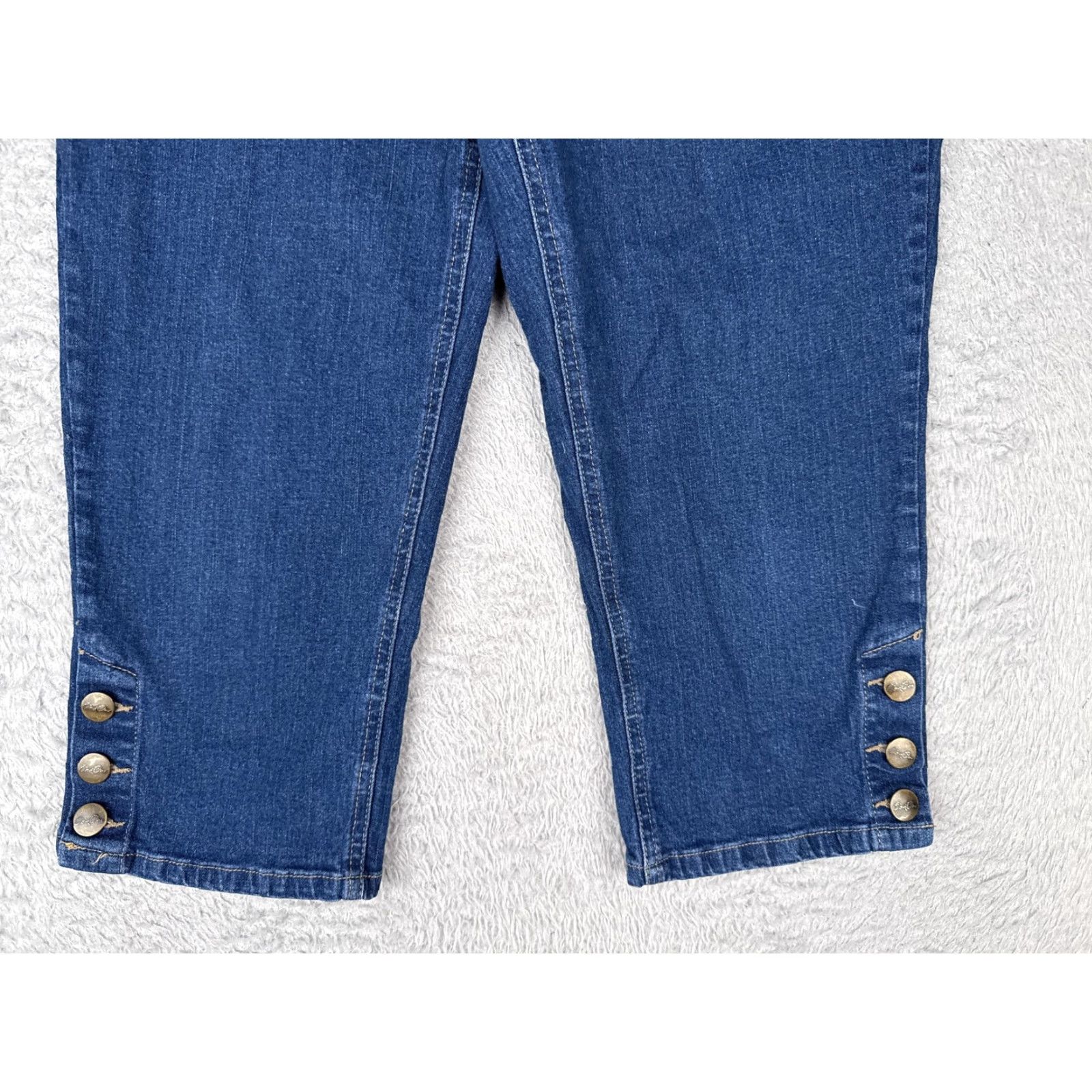 Bend Over Jeans Womens 8P Blue Denim Capri Crop Pants Button Hem Stretch Capris 5-Pocket Design Womens