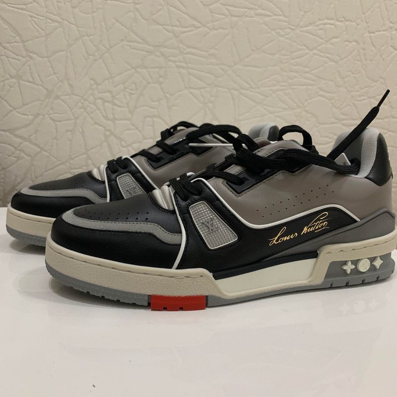 Louis Vuitton Louis Vuitton Trendy Low-top Fashion Sneakers 0079 Size US 8.5 / EU 41-42 - 1 Thumbnail
