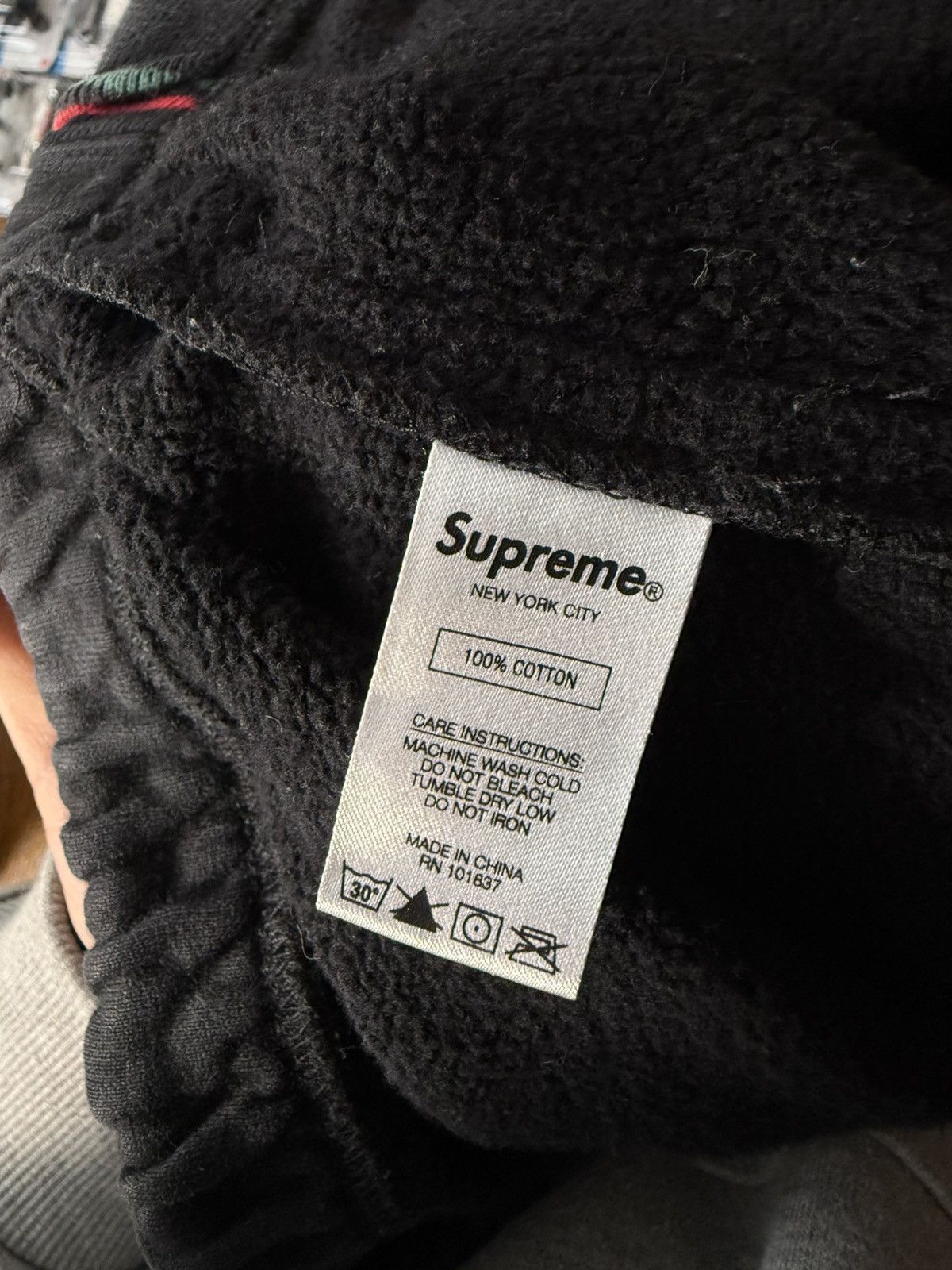 Supreme Supreme black sweatpants green/ red striped spellout size L Size US 34 / EU 50 - 7 Thumbnail