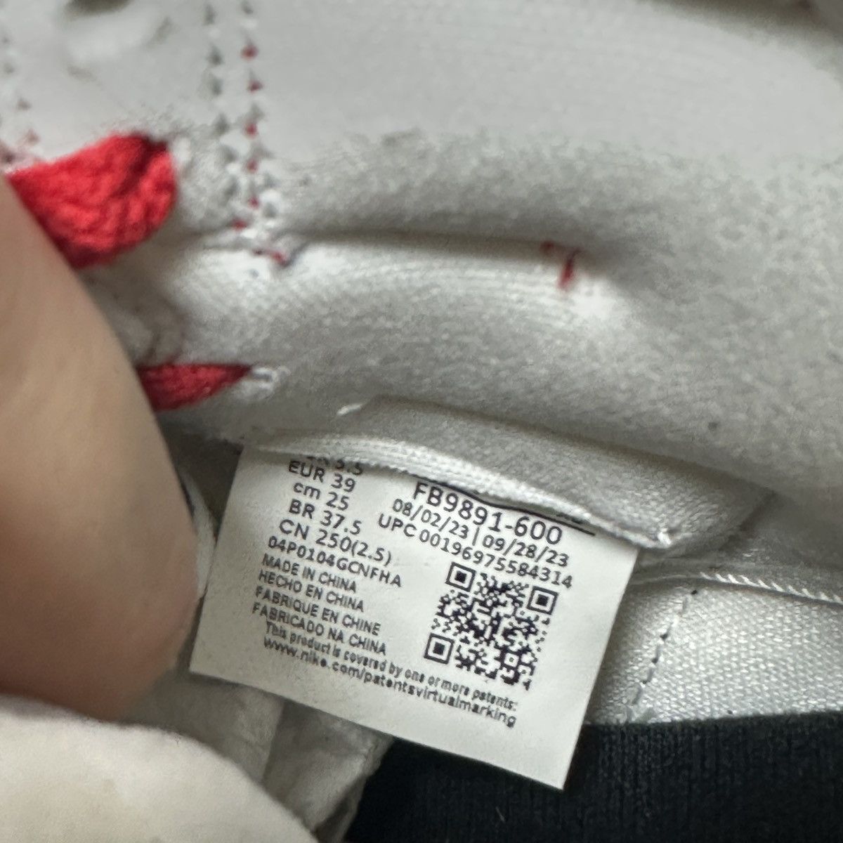 Jordan Brand × Nike New. Size 8 Womens Jordan Retro 1 High Method of Make Size US 8 / IT 38 - 8 Thumbnail