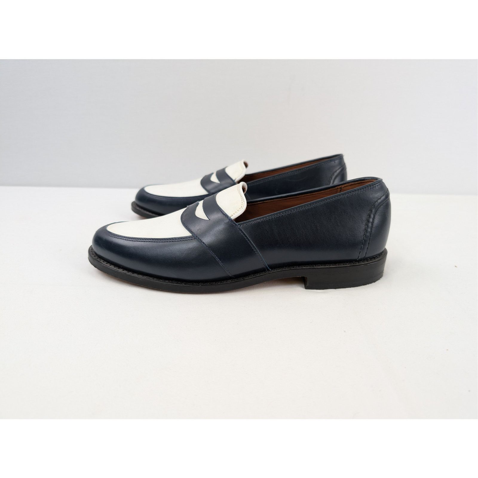 Allen Edmonds o1rshd1 CC20 calfskin leather penny loafer in navy and white Size US 10 / EU 43 - 10 Thumbnail