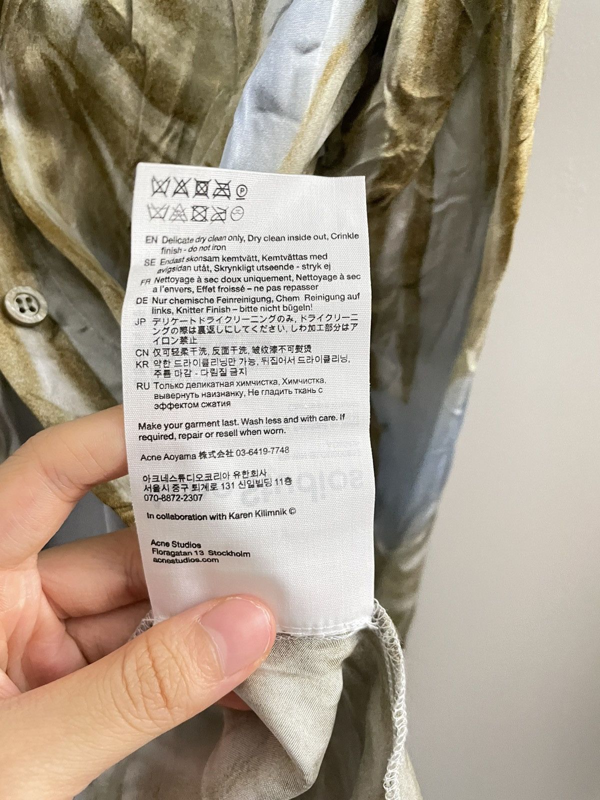 Acne Studios Blouse Acne Studios Printed Button-up Shirt in Light Blue Size XS / US 0-2 / IT 36-38 - 4 Thumbnail
